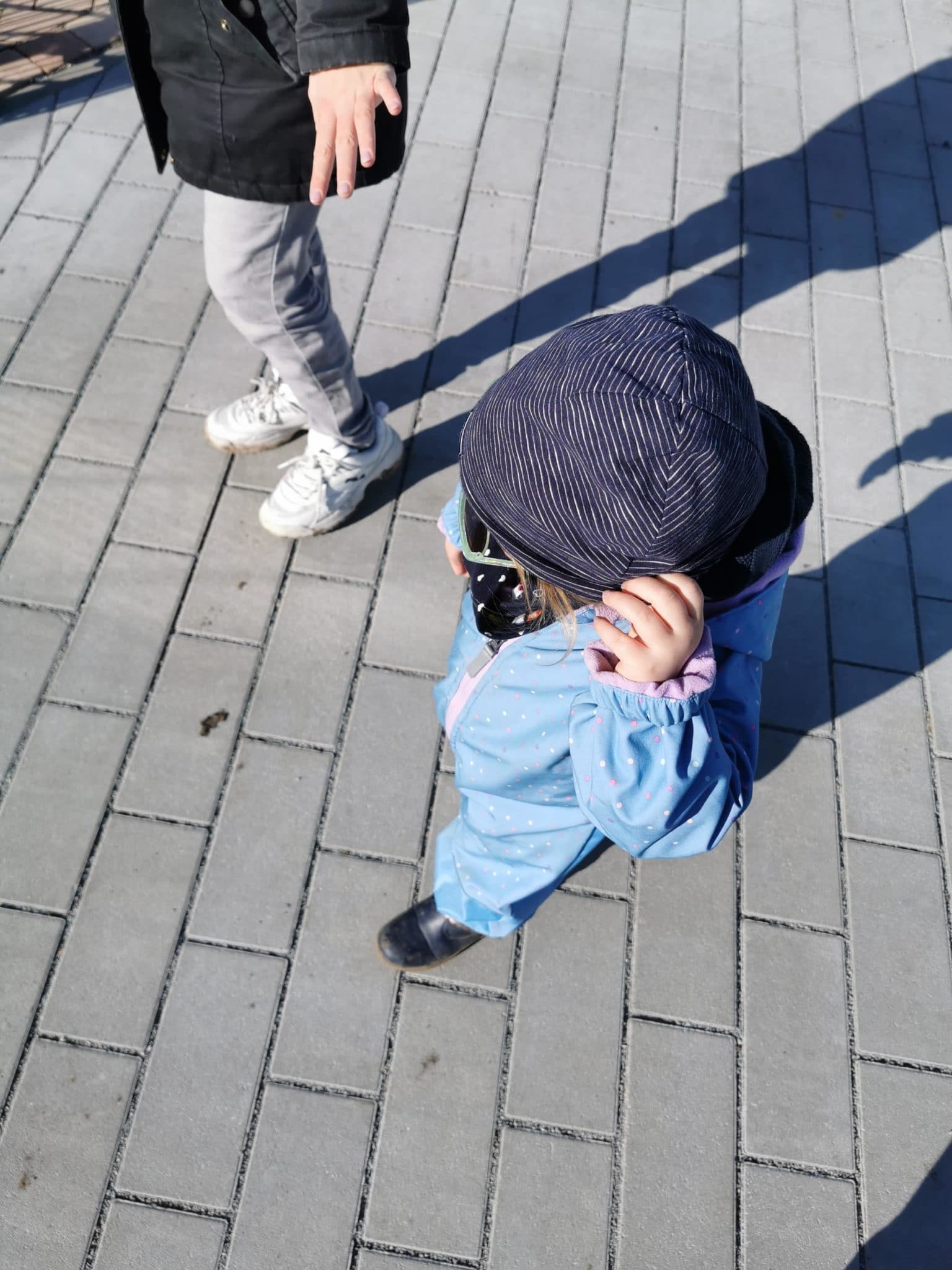 Erstmal ne Runde spazieren gehen mit Kindern.