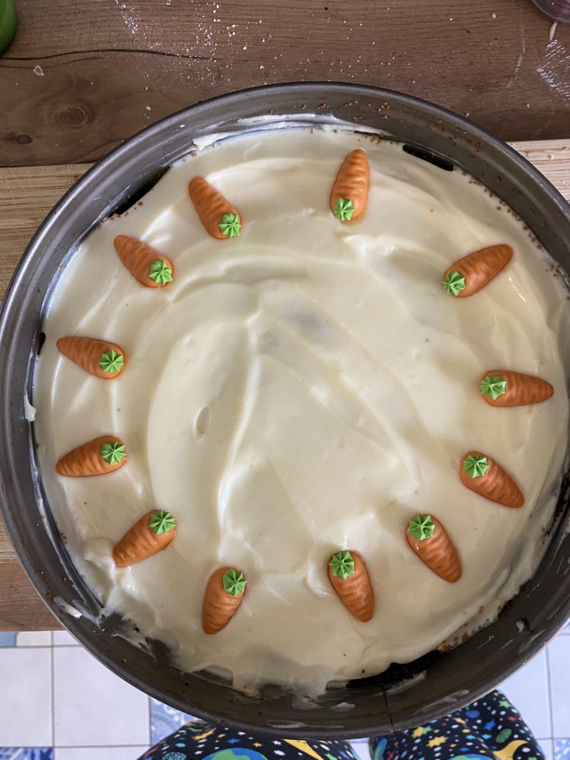 Zum Glück gibt es dann noch Möhrenkuchen (gestern gebacken).