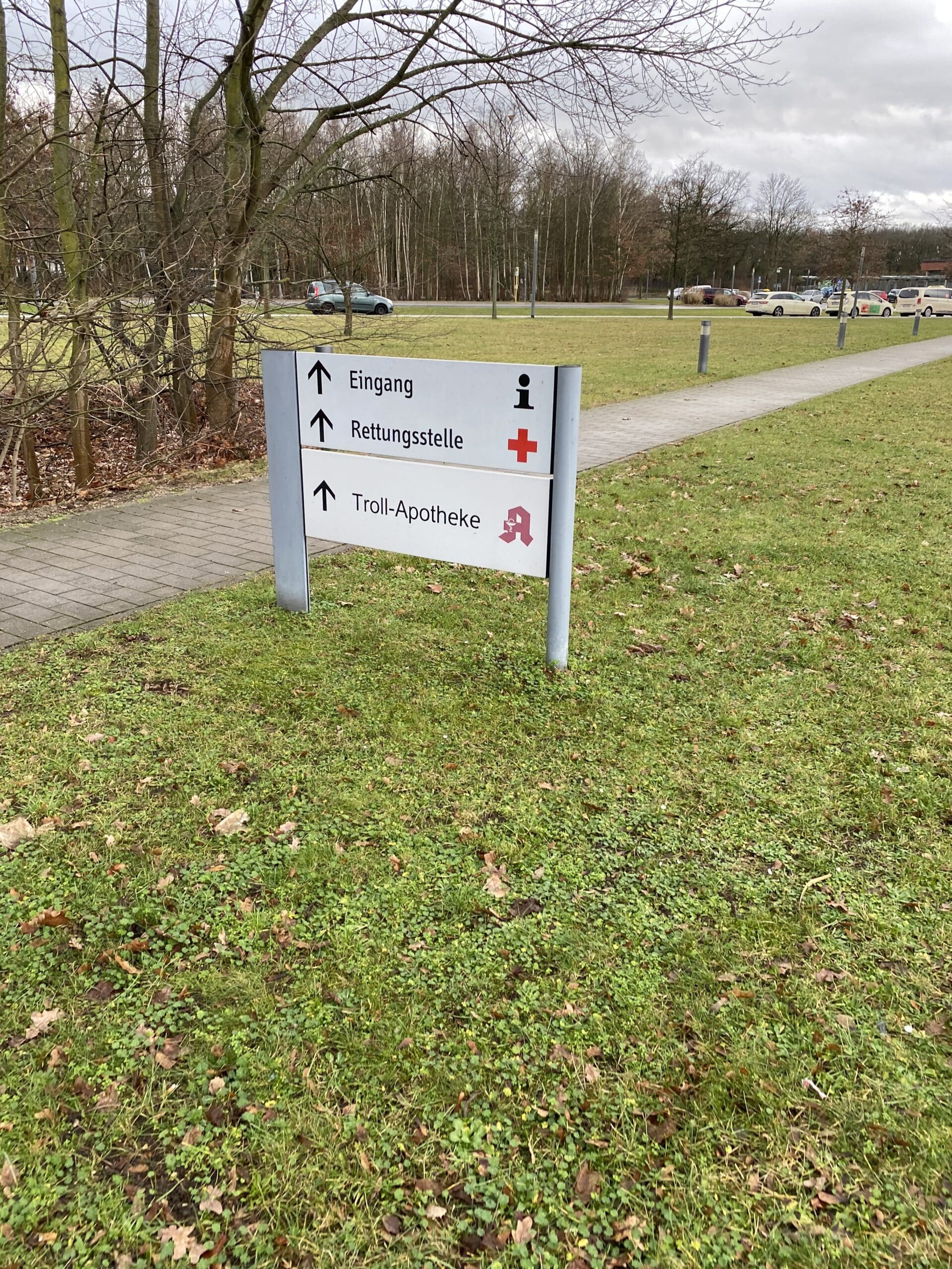 #4 So sieht es aus, das Gelände der Klinik. Auf in den Kampf.