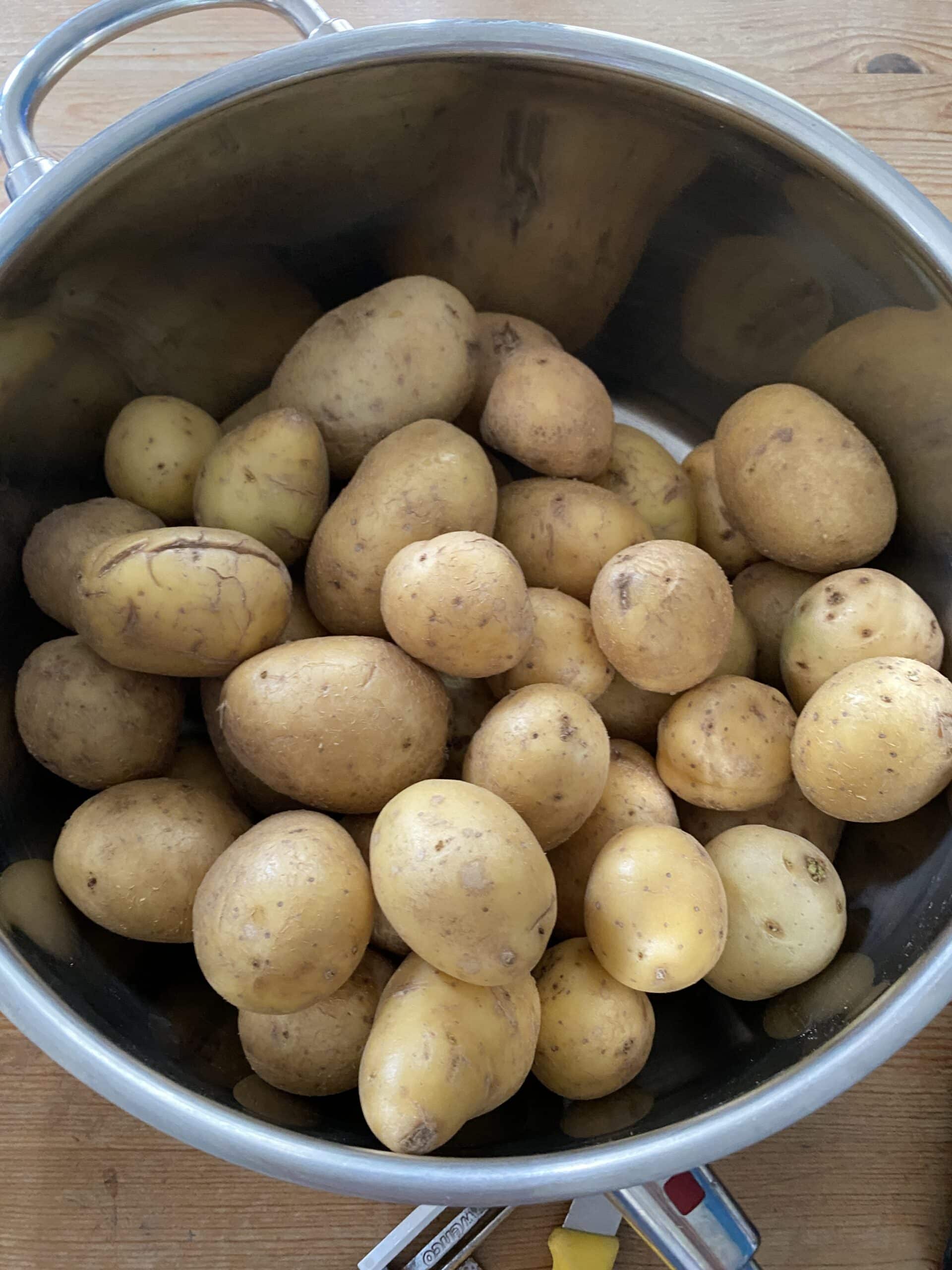 Um danach 2,5 Kilo Kartoffeln zu schälen.