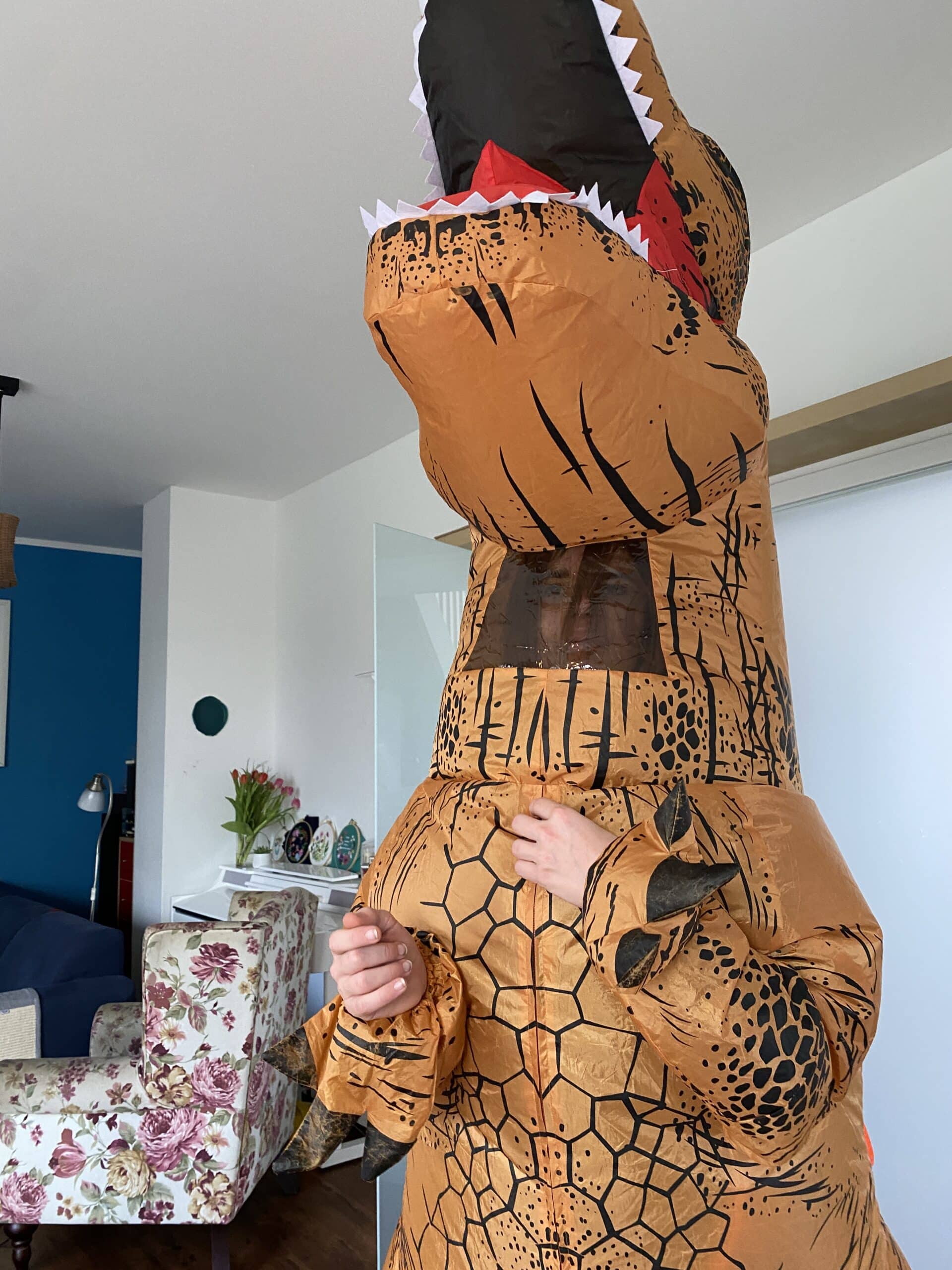 Der Sohn macht mal wieder einen auf Dino...