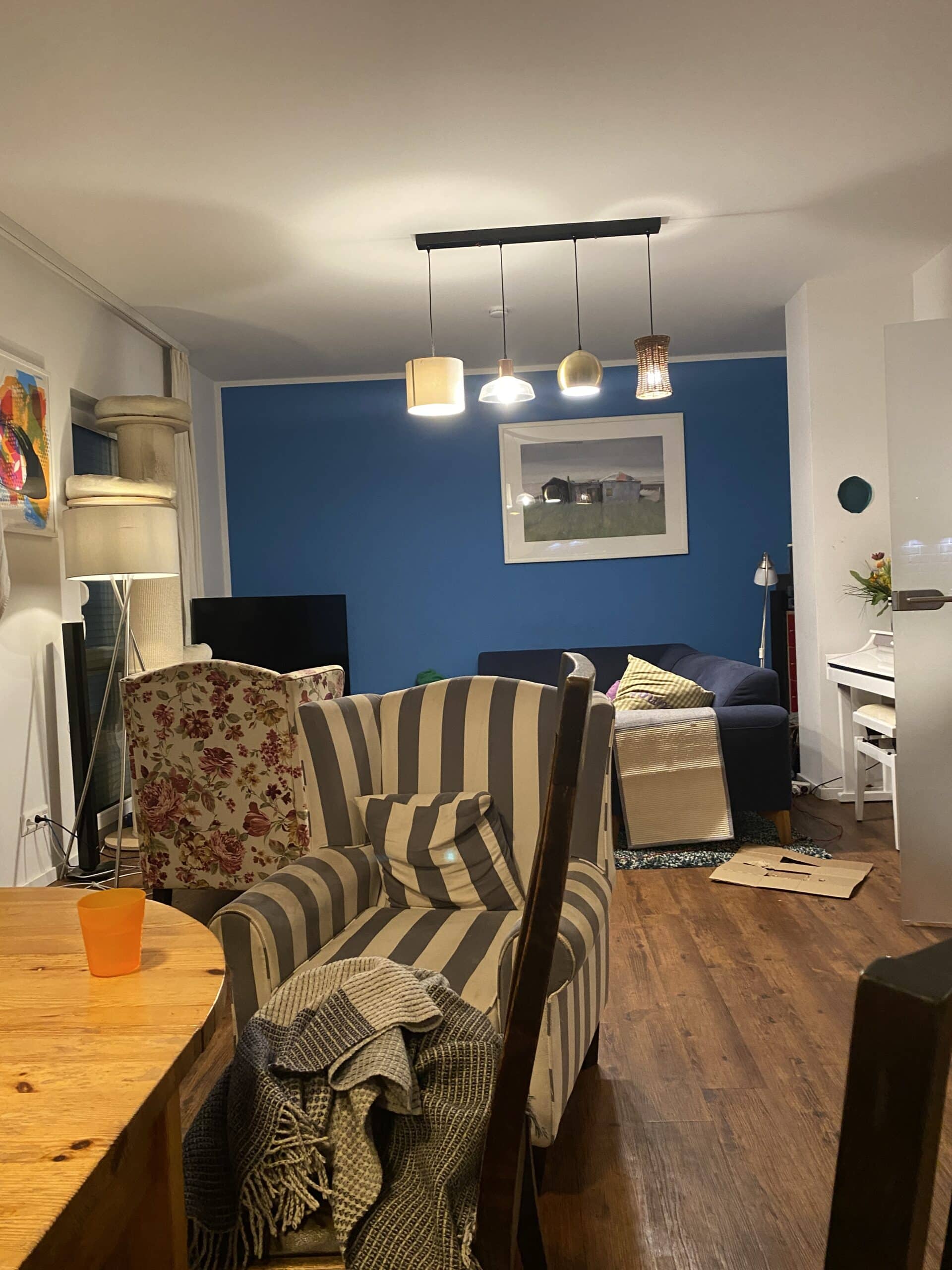 10. Ich mag unser Wohnzimmer so gern, manchmal sitz ich einfach nur so da.