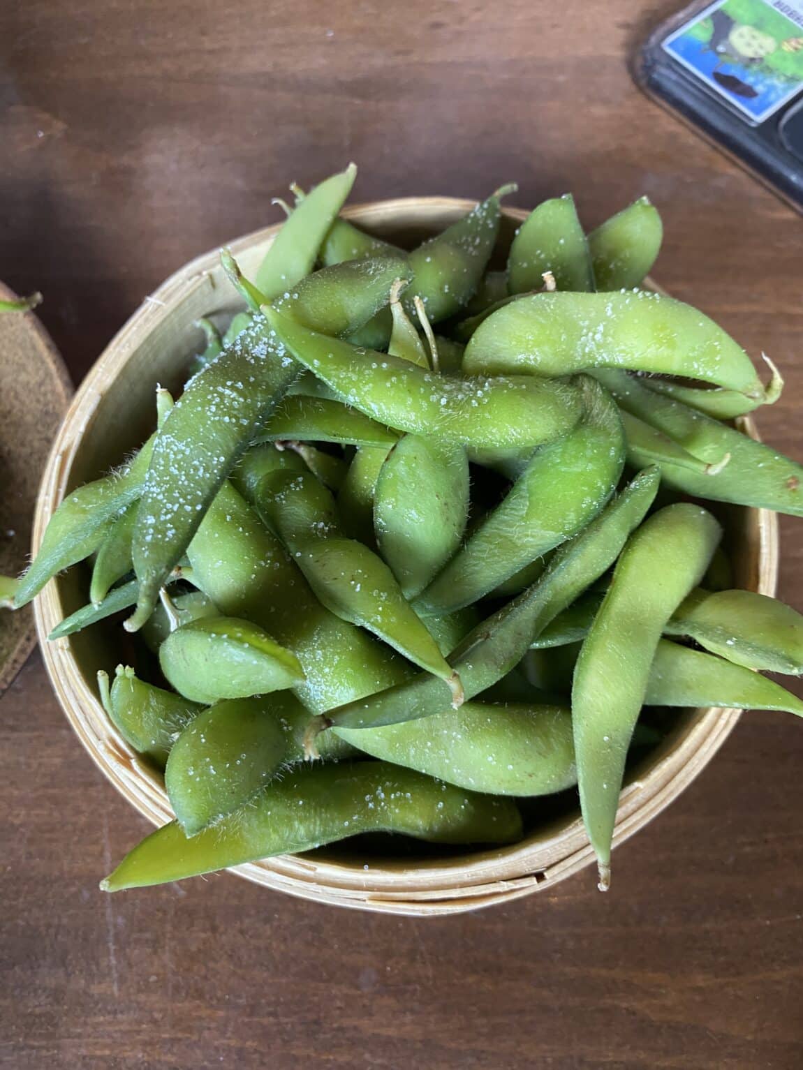 #13 Alle Menschen hier lieben Edamame zum Abendbrot.