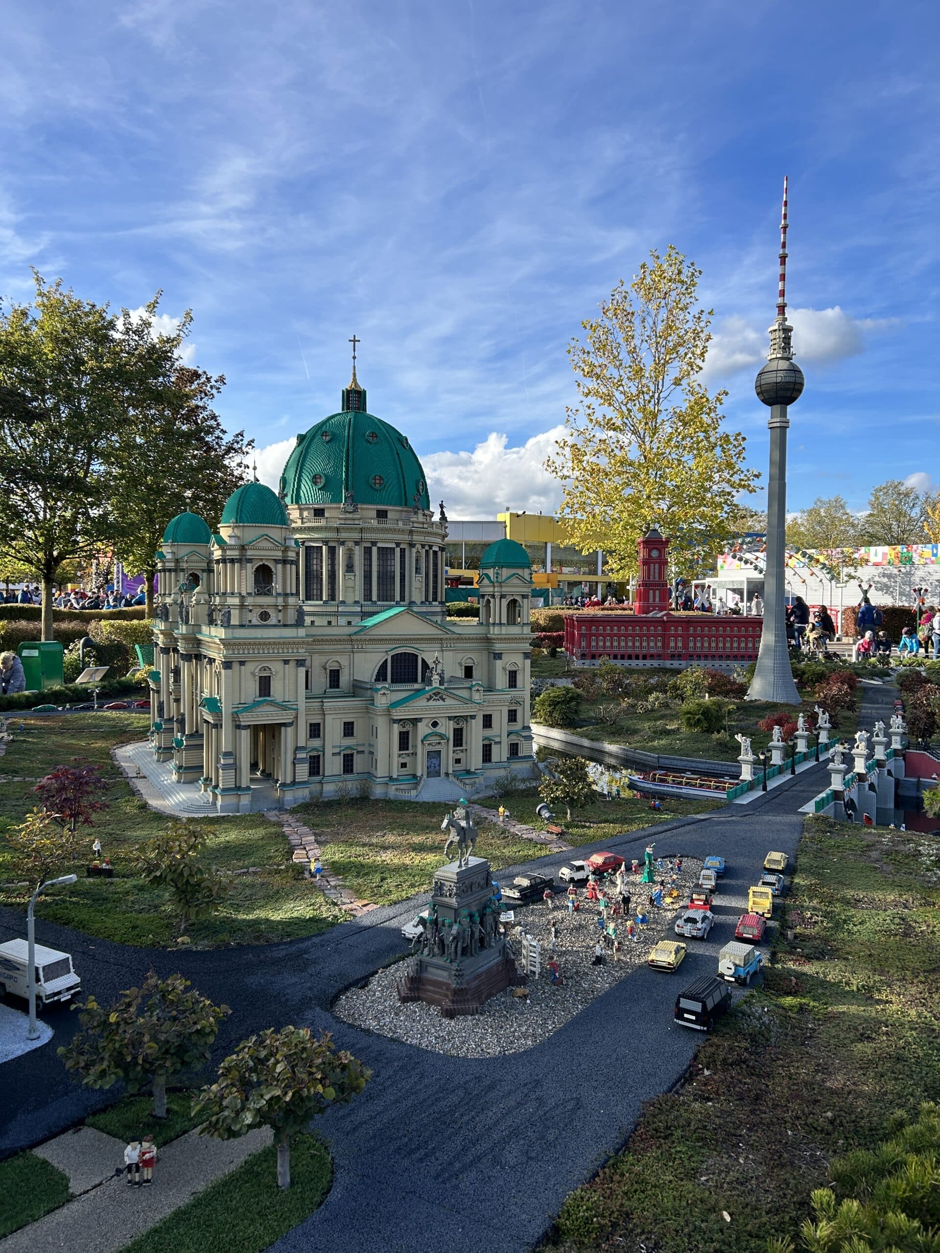 Schon lustig. Da fährt man so viele Kilometer und schaut sich dann Berlin in klein an...