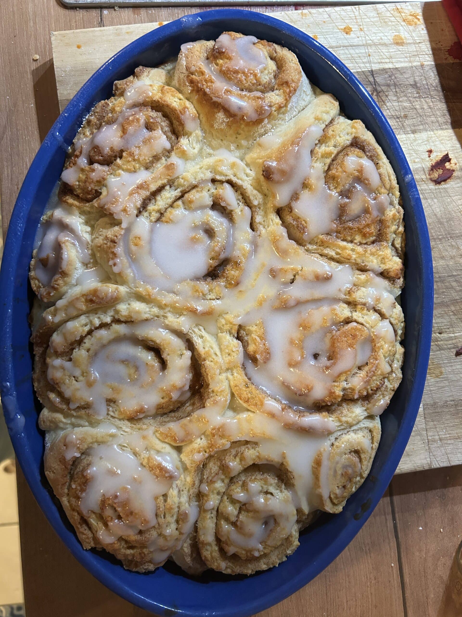 Hallo Sonntag. Die Zimtschnecken sehen super aus und begrüßen den Frühstückstisch