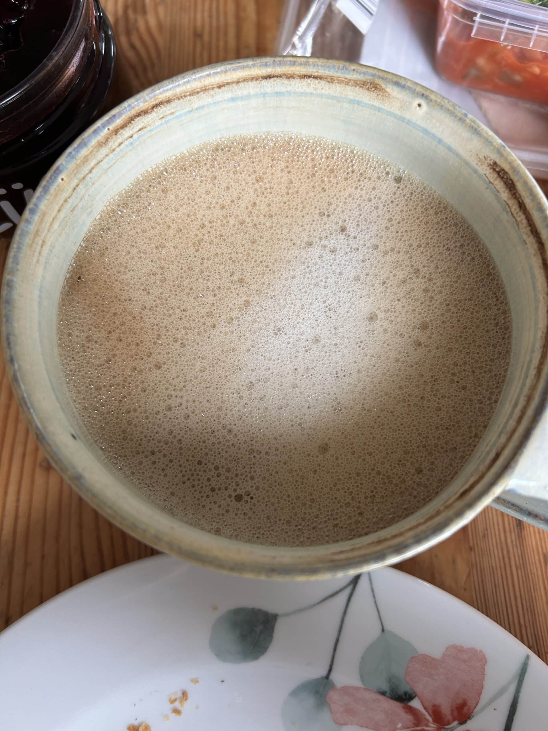 Hallo Sonntag. Der Haferkaffee schmeckt komisch. Echt krass wie unterschiedlich gut diese Hafermilch Dinger sind.