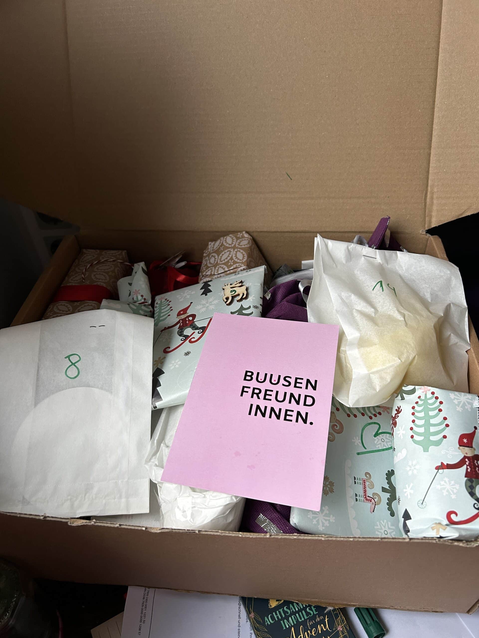 Am Nachmittag packe ich noch einen Adventskalender für eine an Krebs erkrankte Bekannte.