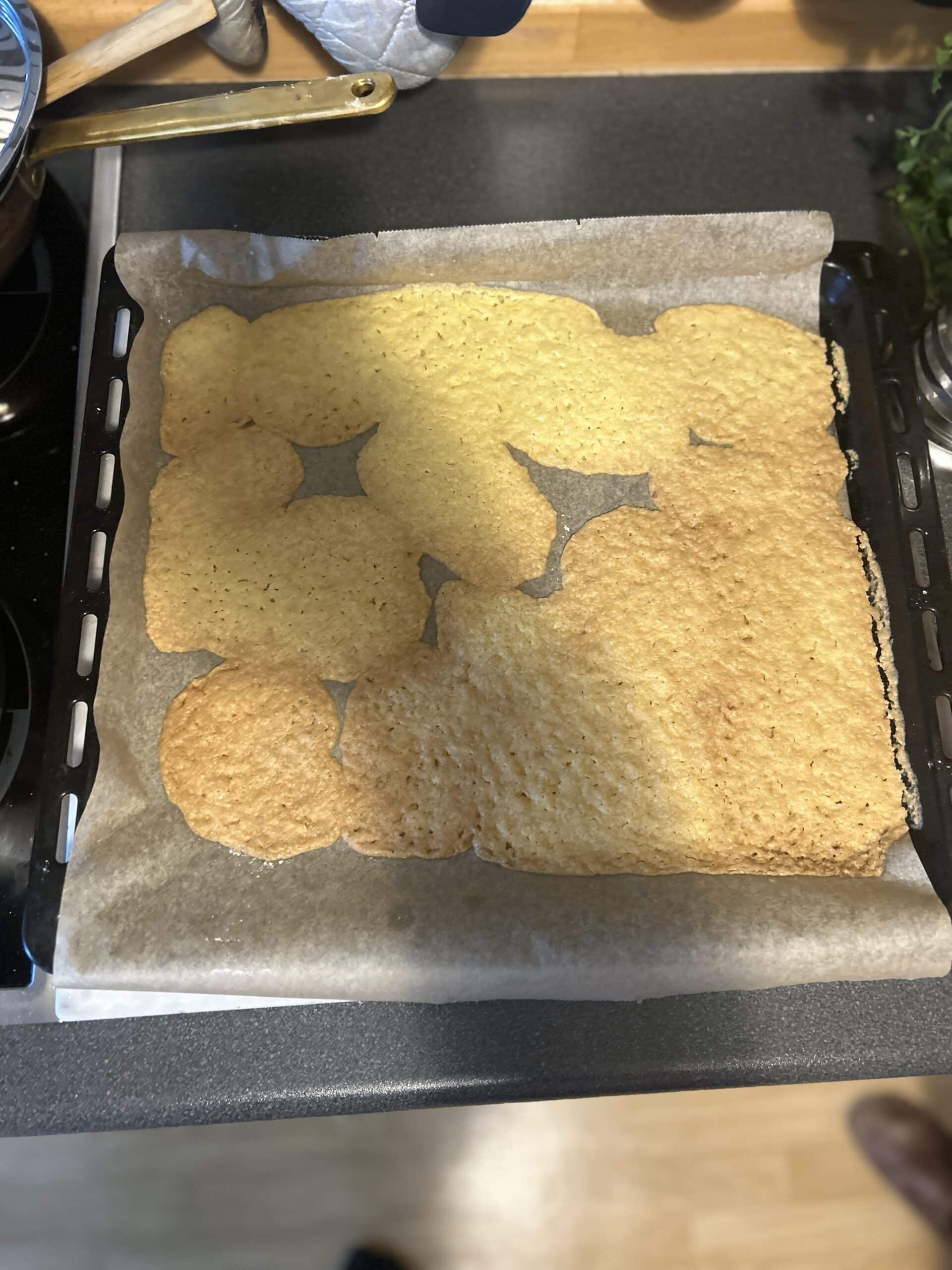 Bei meinen Eltern backen wir glutenfreie Plätzchen. Ich sag es mal so: Das hat nicht so gut geklappt...