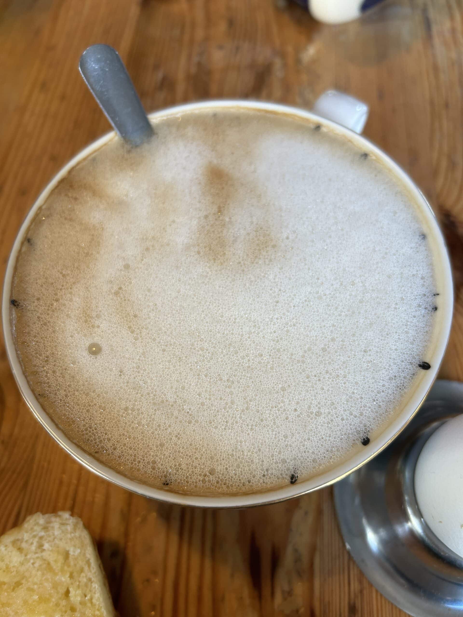 Hallo Sonntag. Erstmal einen Kaffee kochen.