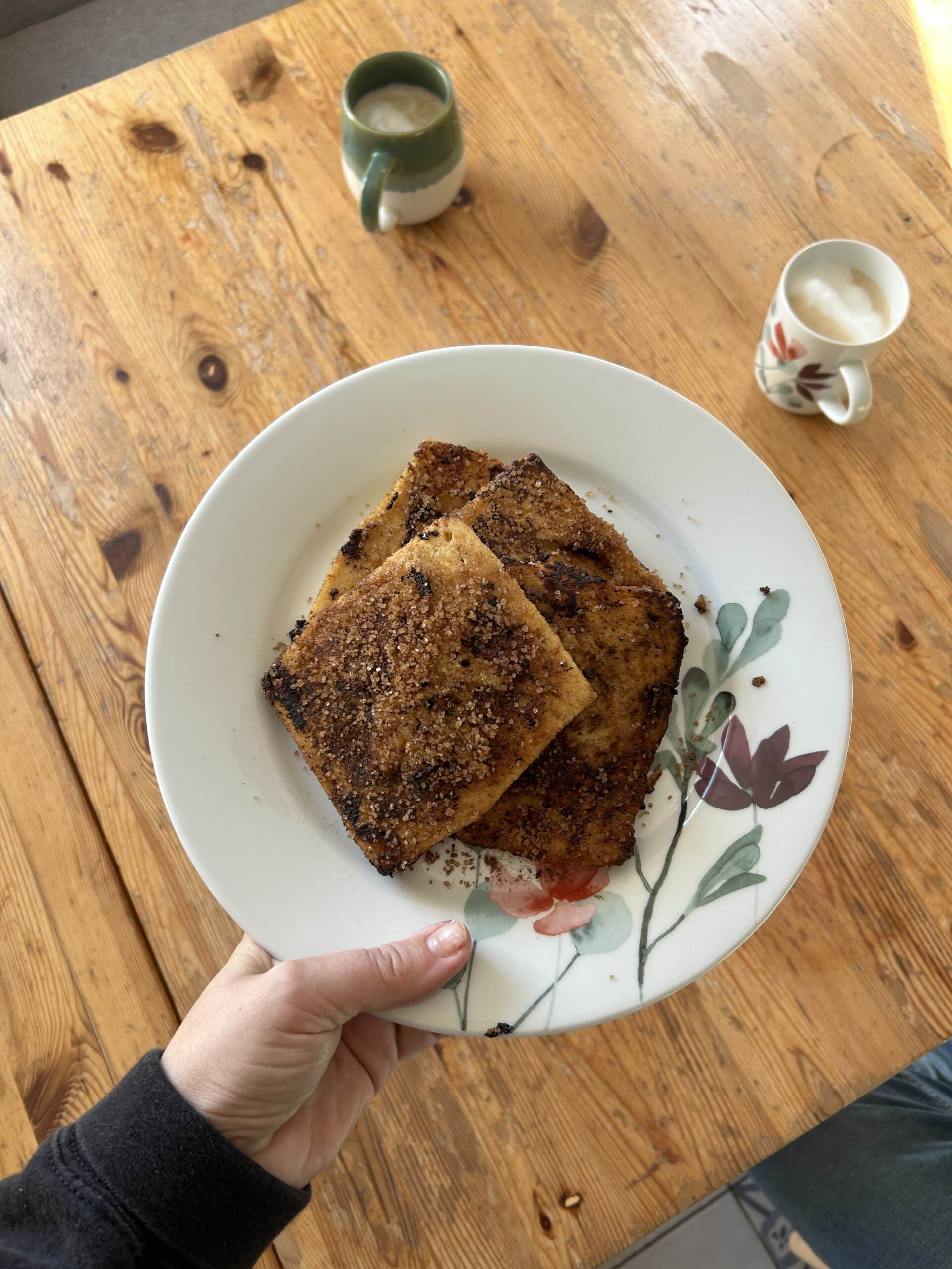 Hallo Samstag. Ich probiere heute mal aus French Toast zu machen. Gar nicht schlecht.