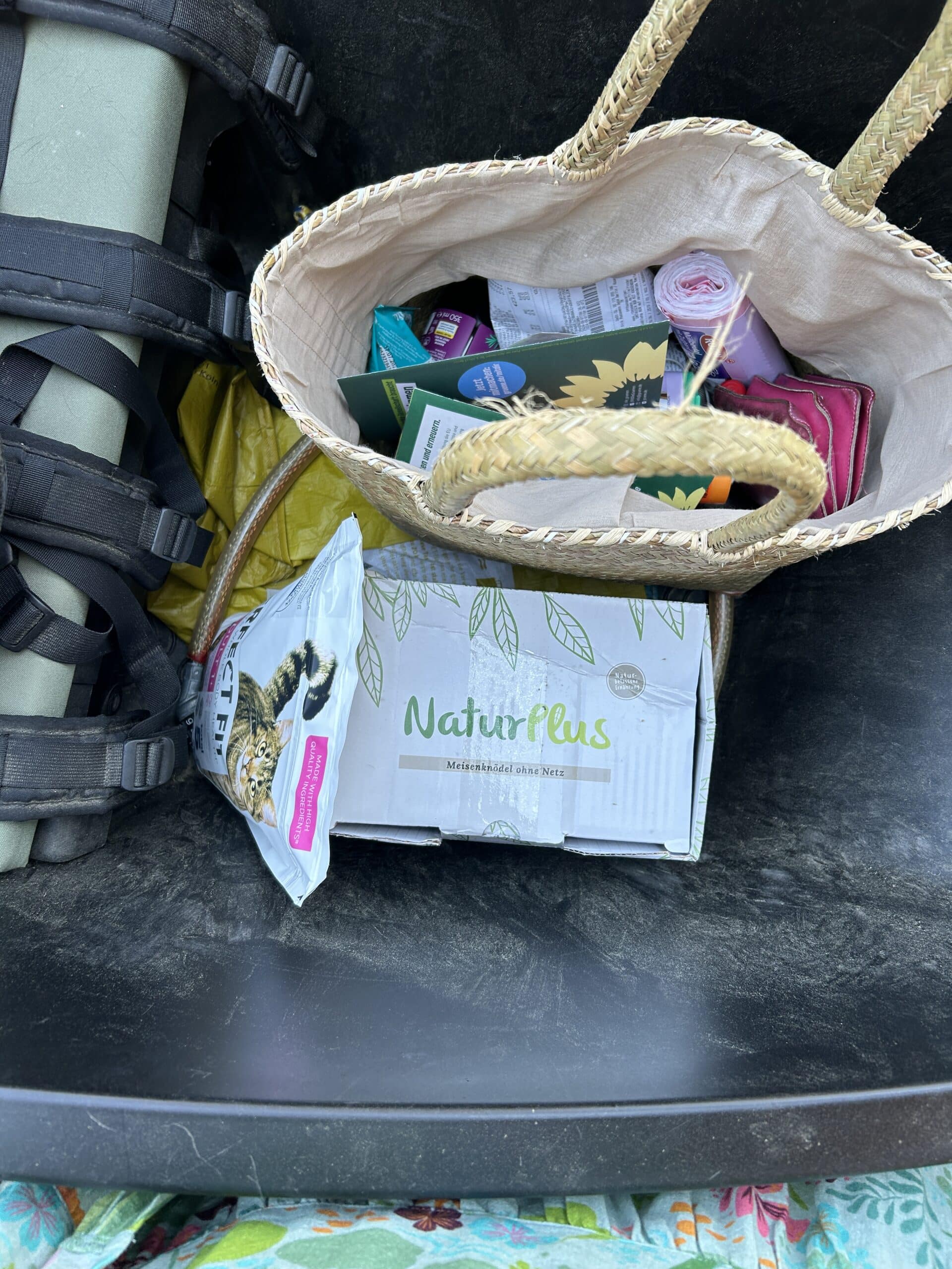 Ich erledige kleine Dinge, die Kinder erledigen Dinge daheim...