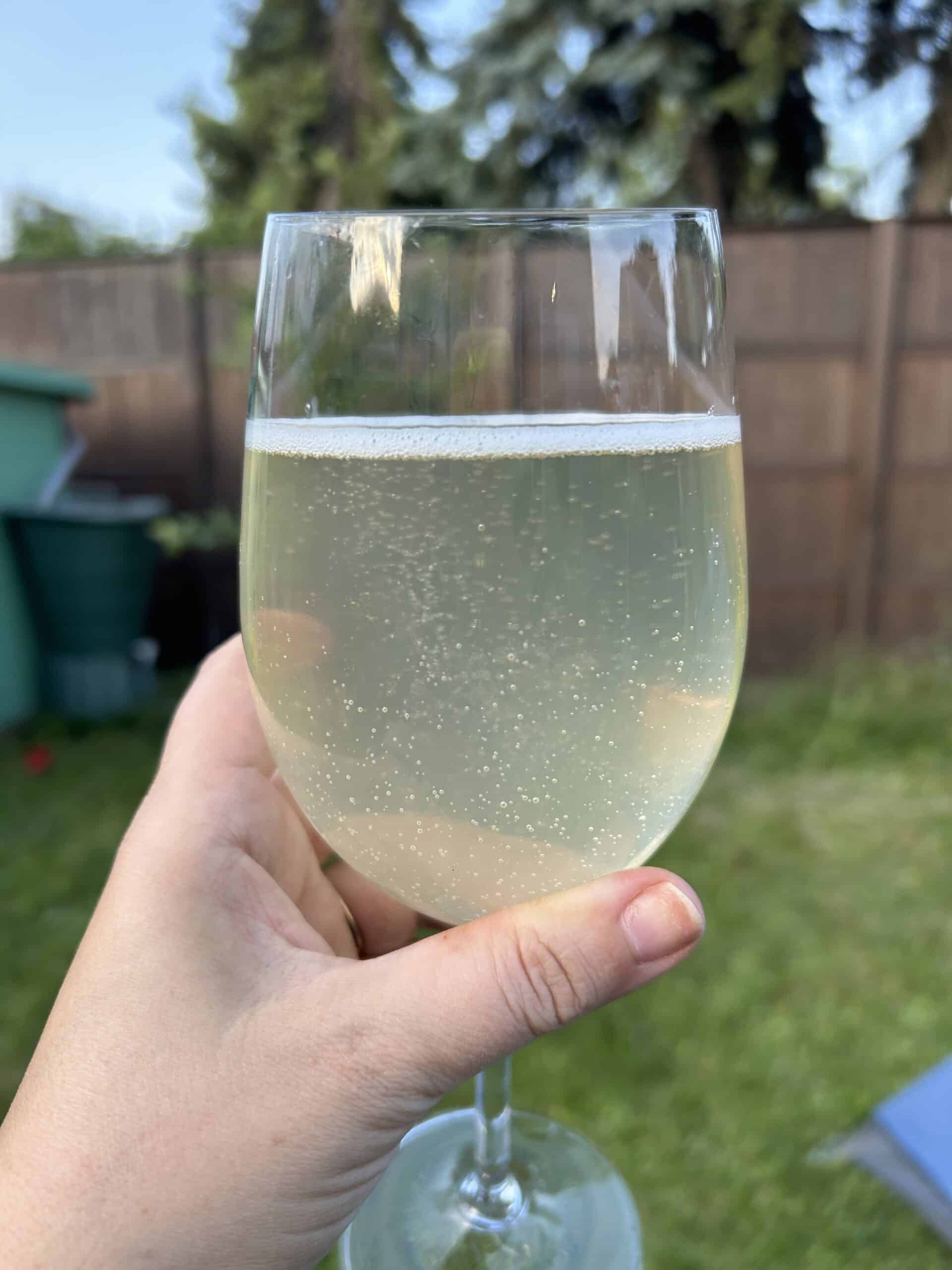 Das hab ich mir heute echt verdient. Alkoholfreie Weißweinschorle.