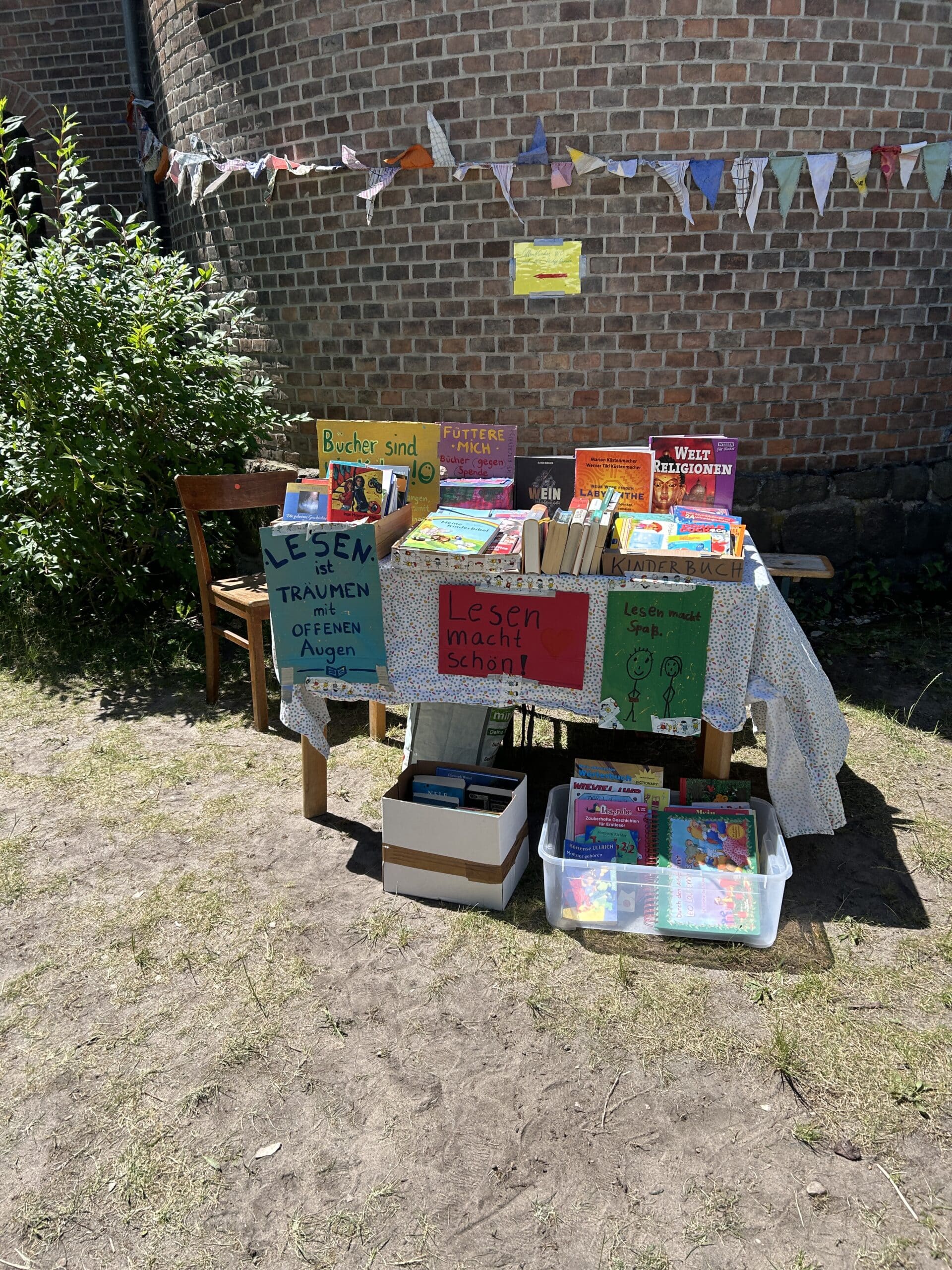 Heute wieder Buchstand Betreuung.