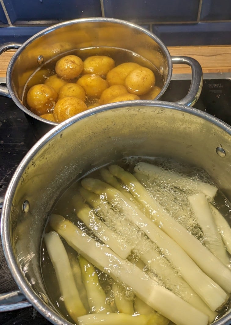 Zum Abendessen noch ein (letztes) Mal Spargel.
