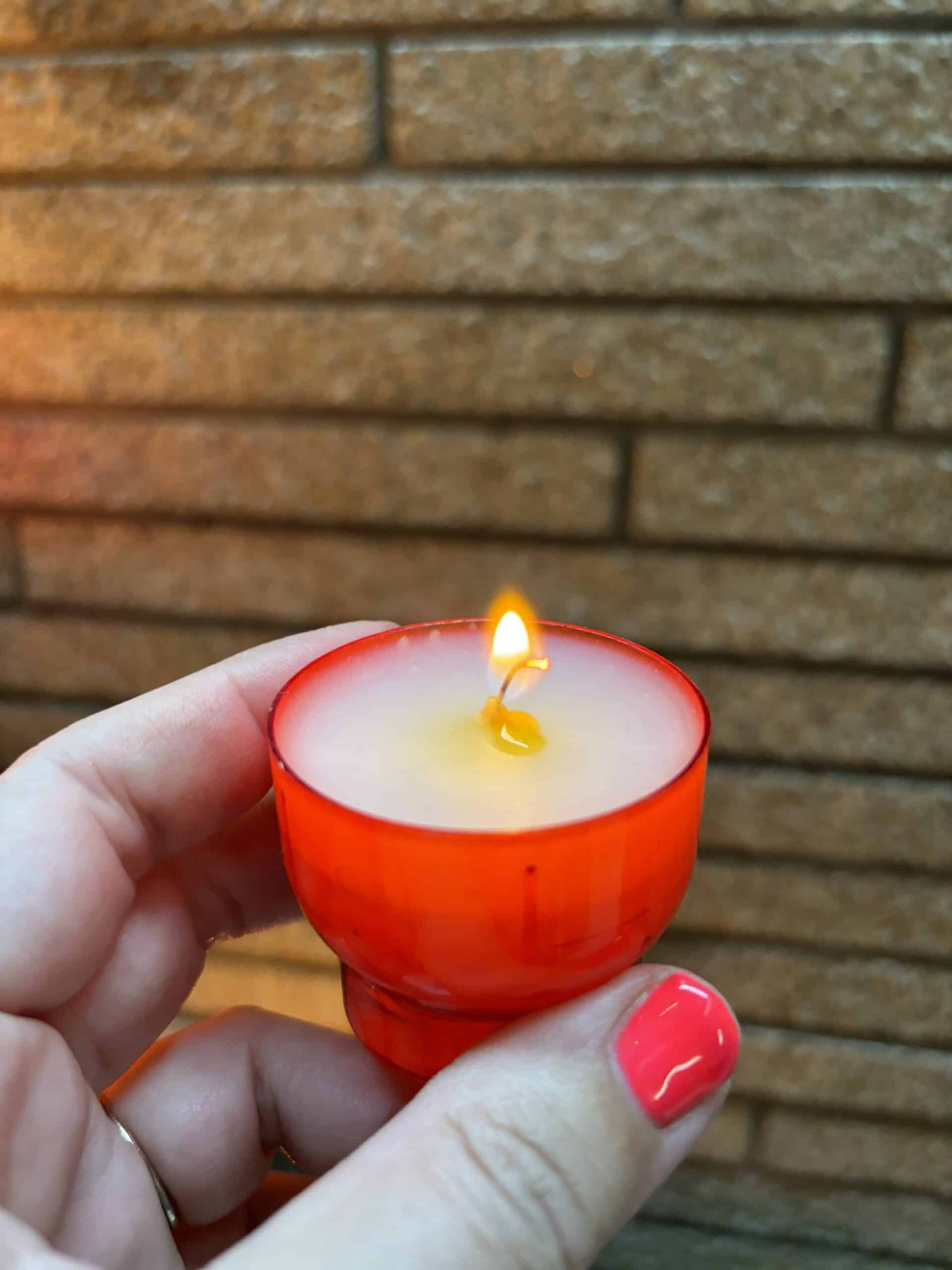 Dort zünde ich mal wieder eine Kerze für Krebserkrankte an. Das ist mir wichtig.
