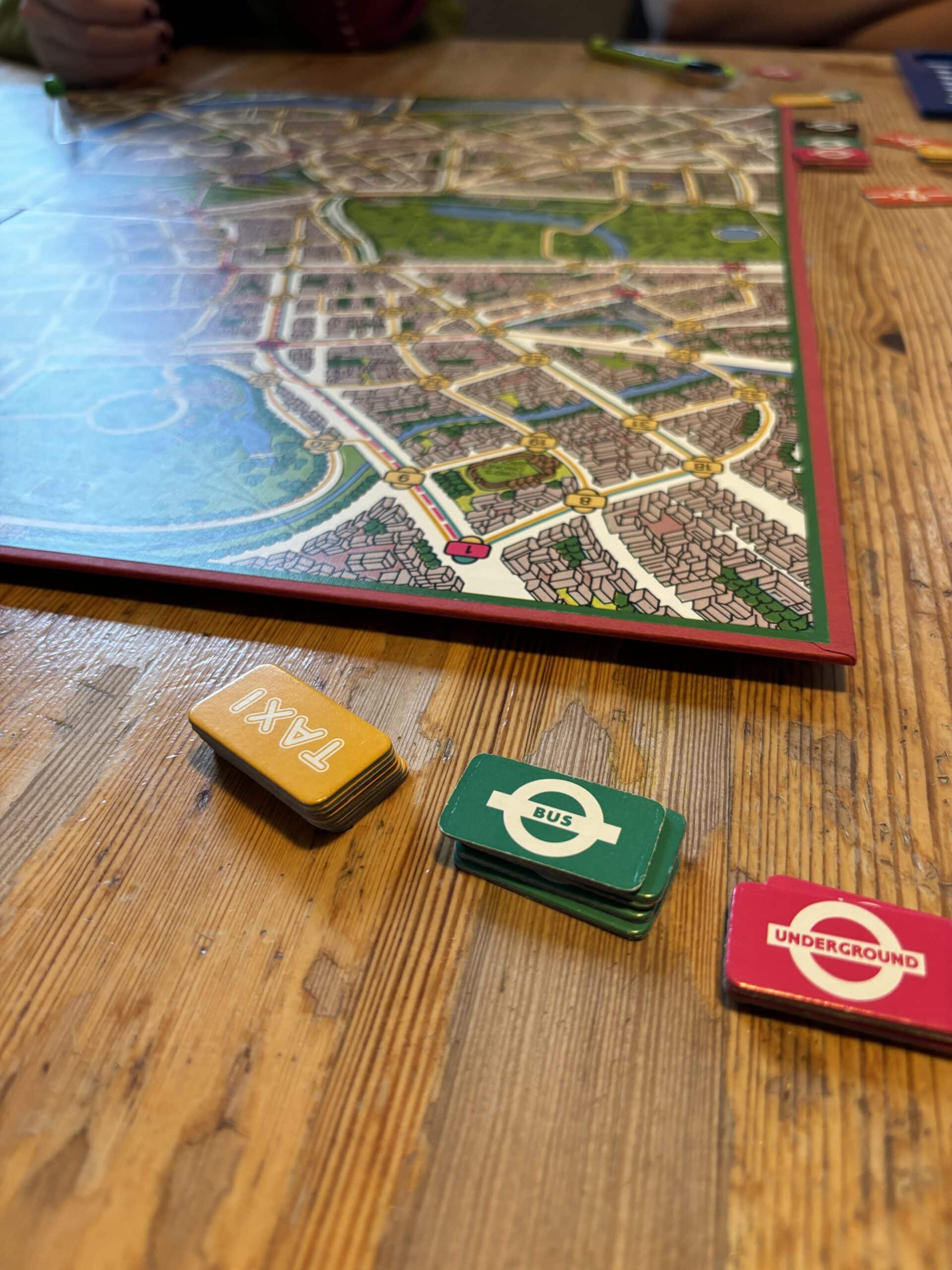 Hallo Sonntag. Wir starten mit einer Runde Scotland Yard (heute gewinnt Mister x)