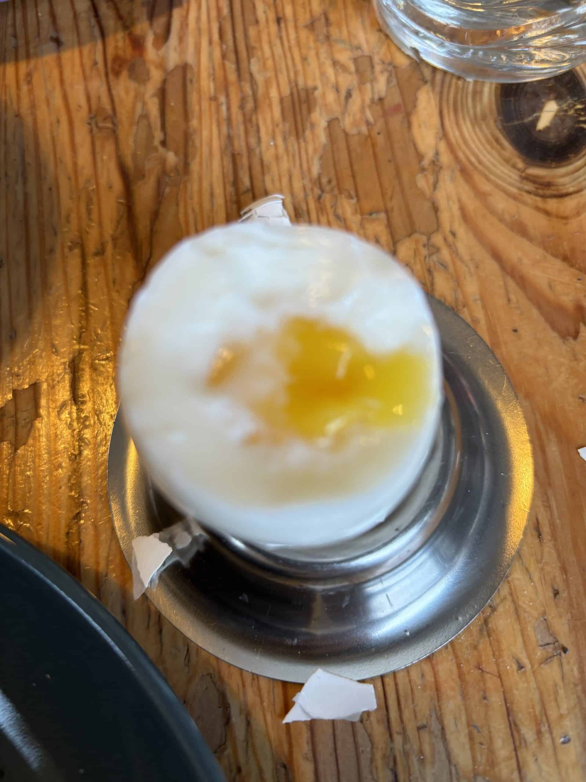 Zum Frühstück dann erstmal ein Ei.