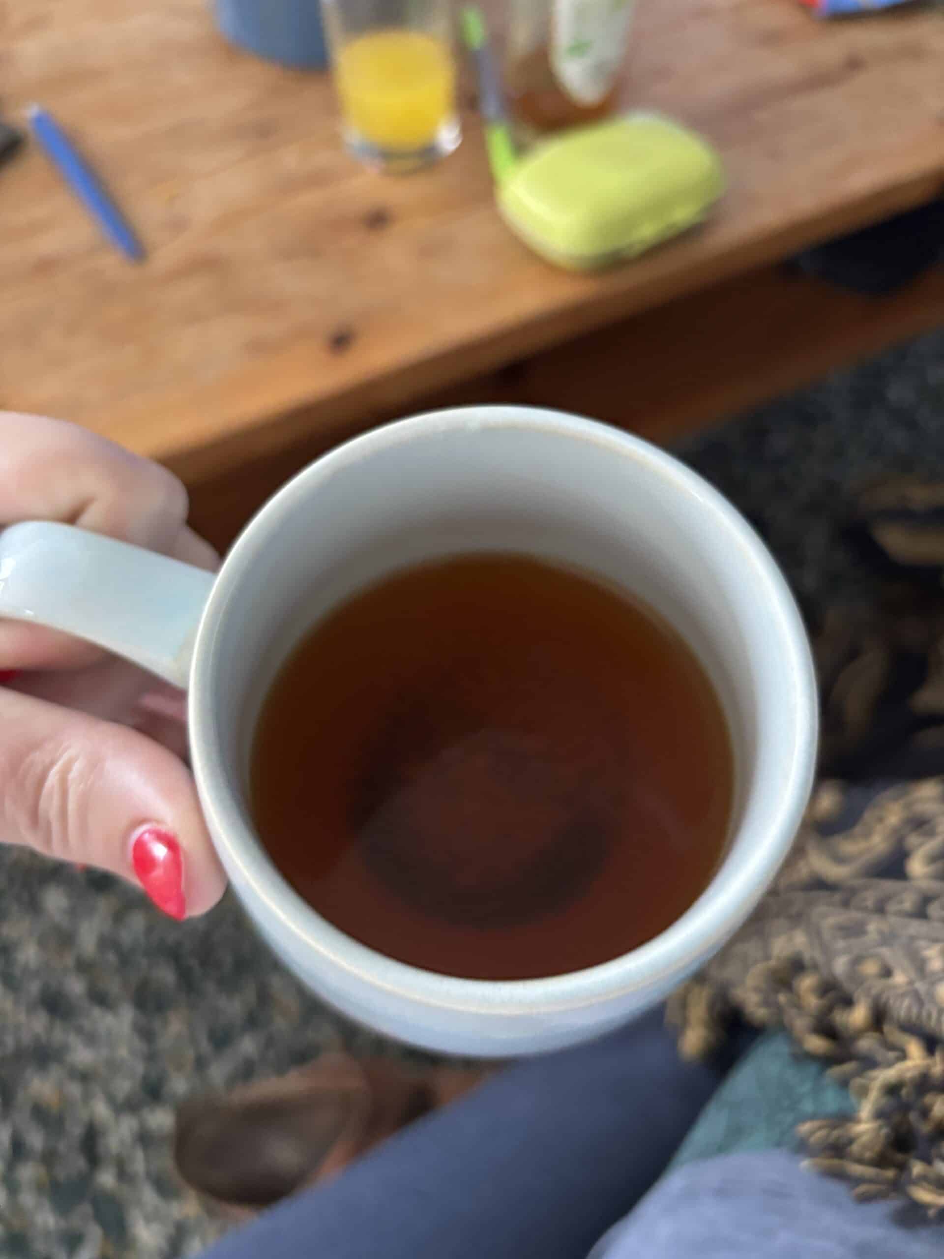 Hallo Sonntag. Heute steht wirklich nix auf dem Programm. Erstmal ein Tee am Morgen.