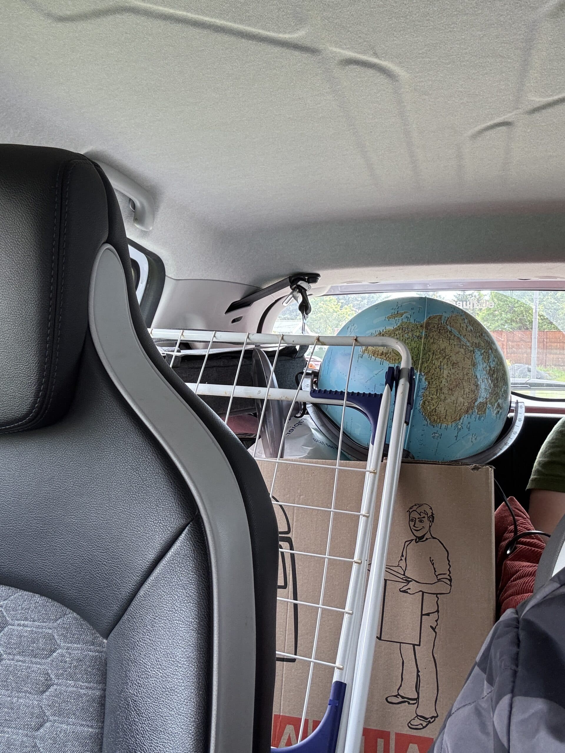 Dann machen wir uns auf den Weg zum Flohmarkt.
