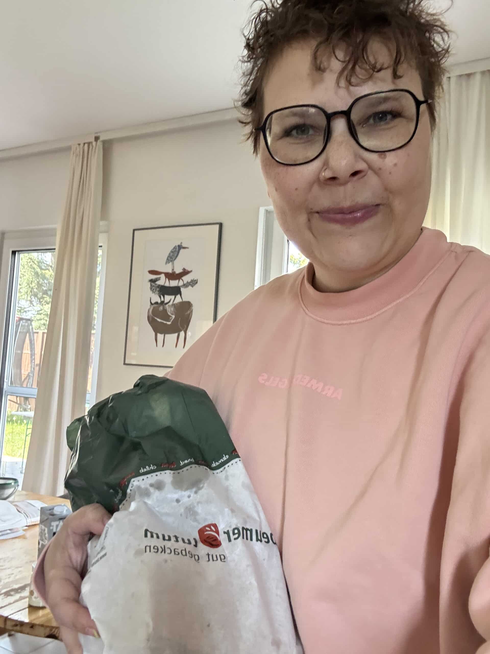 #5 Diese Frau hat ein Dinkelbrot ergattert im Bioladen! Es sind manchmal die kleinen Dinge.
