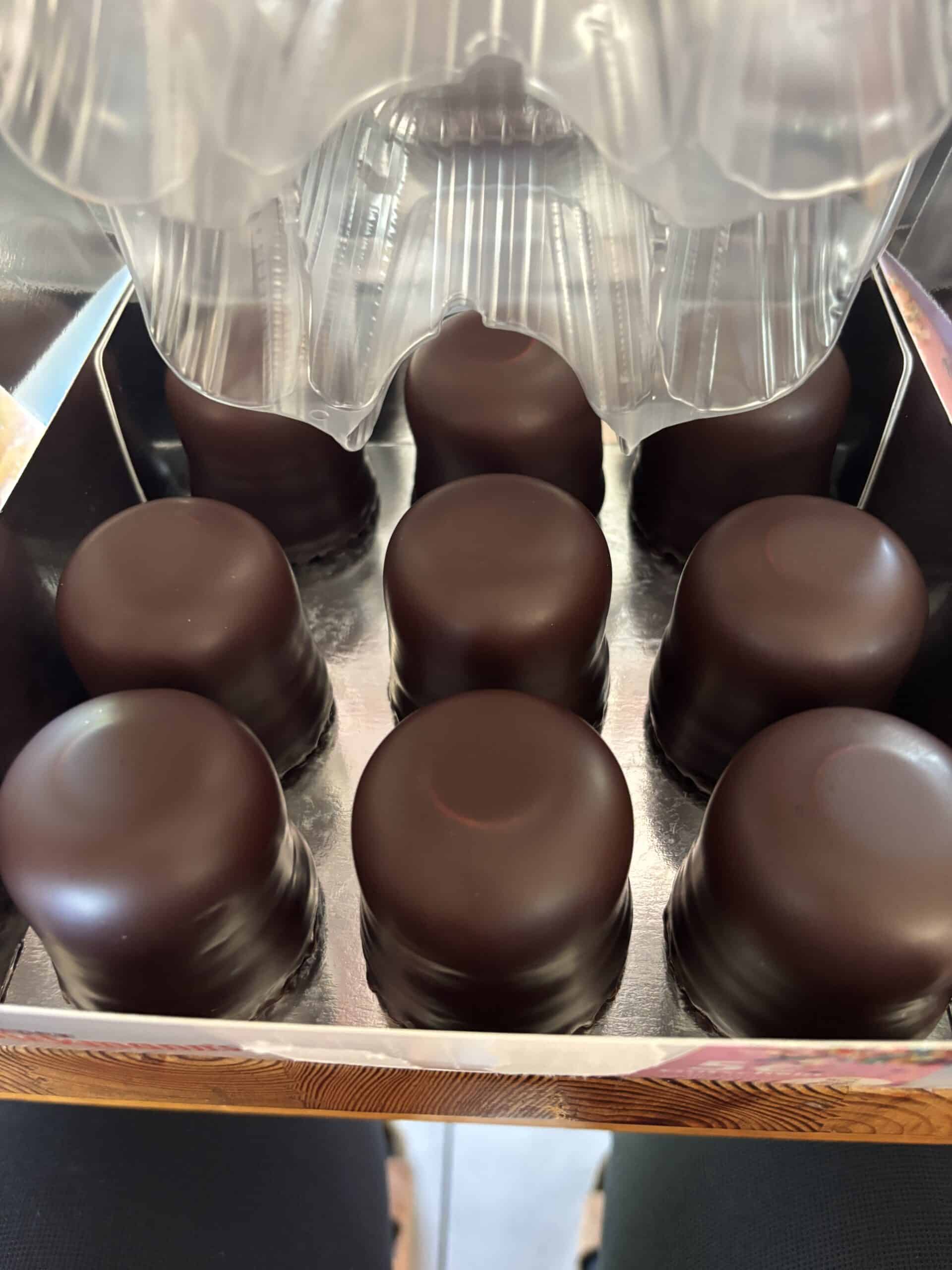 #9 Als die Kinder nach Hause kommen gibt es einen Süßsnack für jeden.