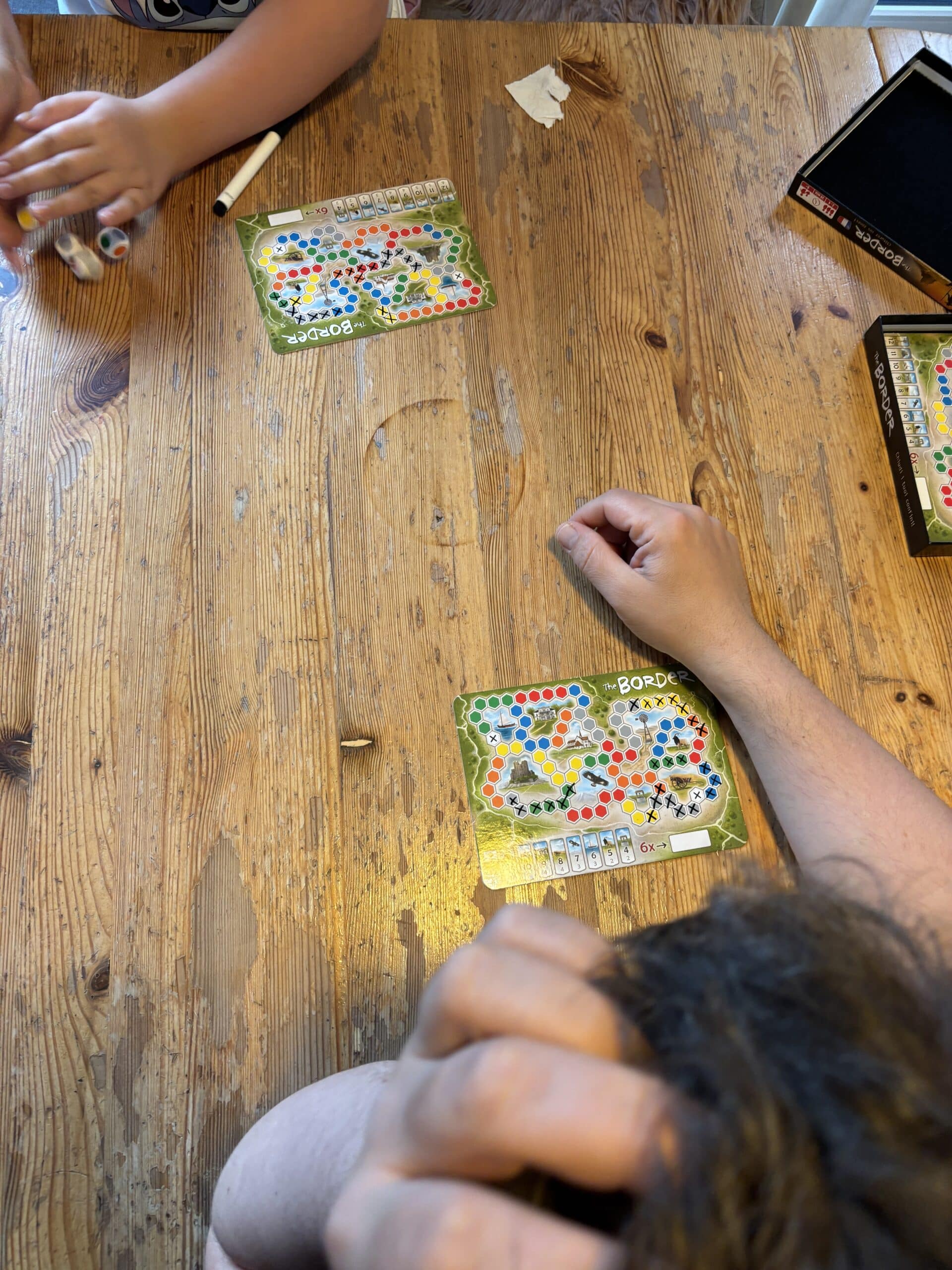 Wir spielen am Nachmittag mit den Kindern Borders. Richtig gutes Spiel.