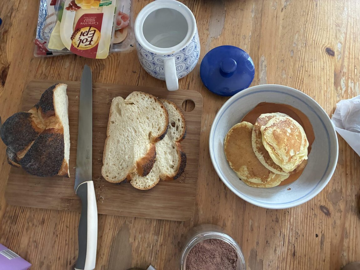 Hallo Samstag. Der Tag nach dem Abizeugnis. Wir frühstücken erstmal in Ruhe