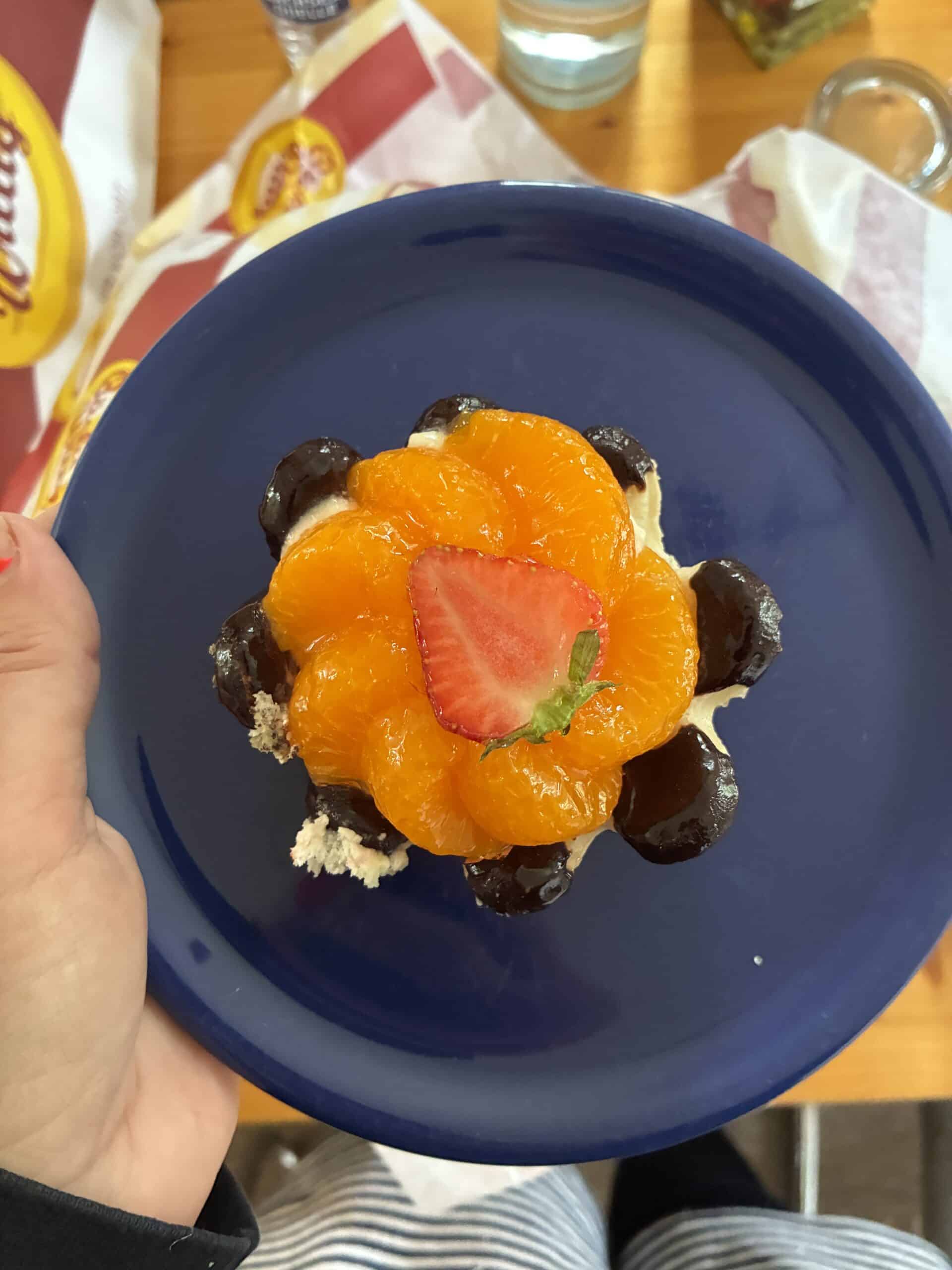 und danach gibt es noch kleine Kuchen für alle.