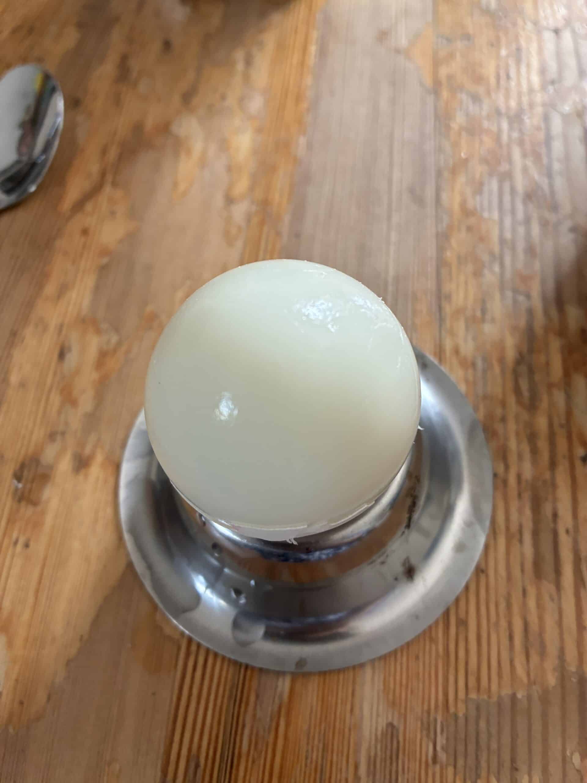 Hallo Sonntag. Erstmal ei Ei.