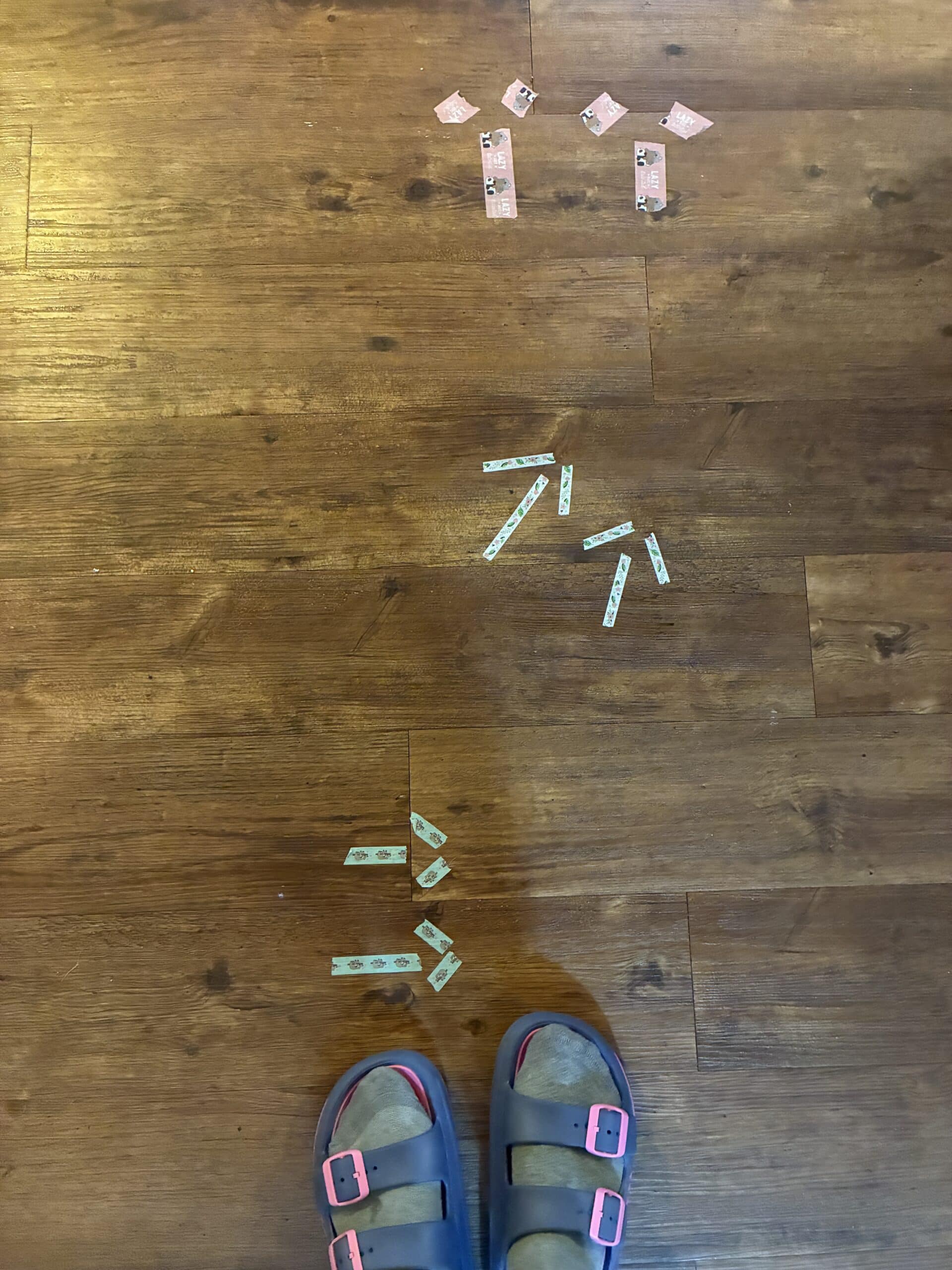 Zuhause erwartet mich dann ein Hüpfspiel im Wohnzimmer. Na denn mal los.