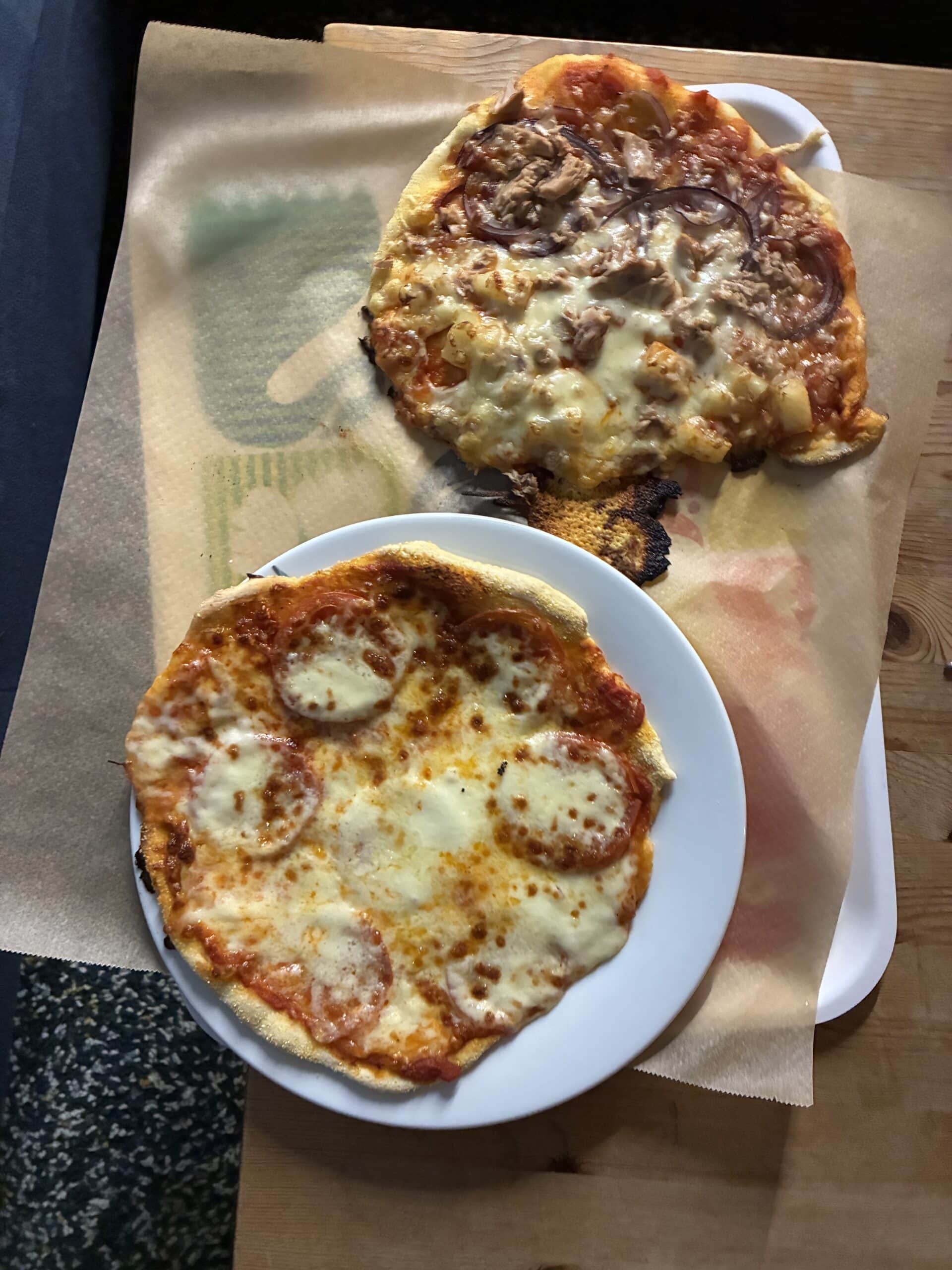 Am Abend wird dann Pizza für Übernachtungsgäste gebacken (hier zu sehen glutenfrei)