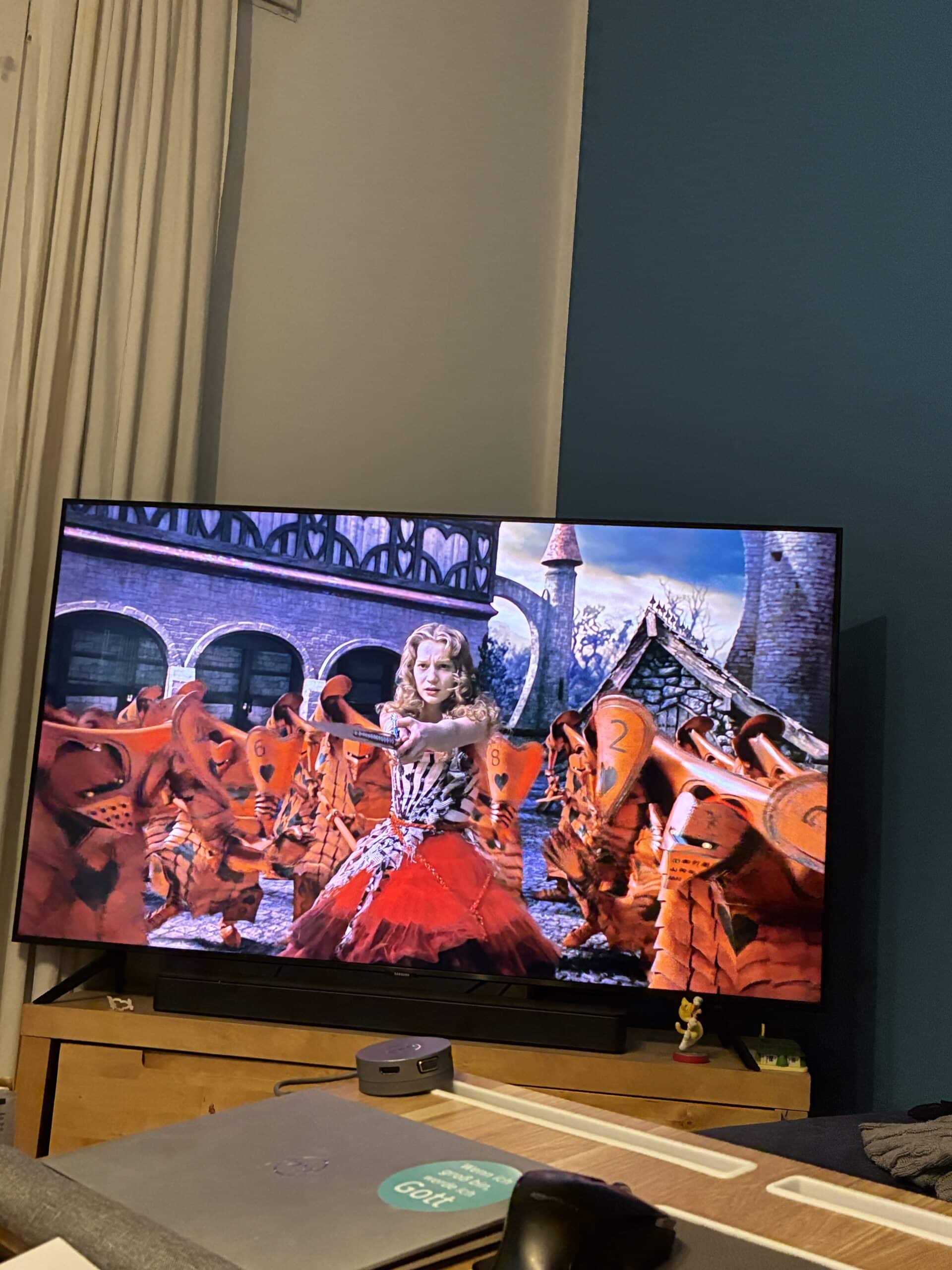 Bisschen Alice geguckt (und weggenickt)