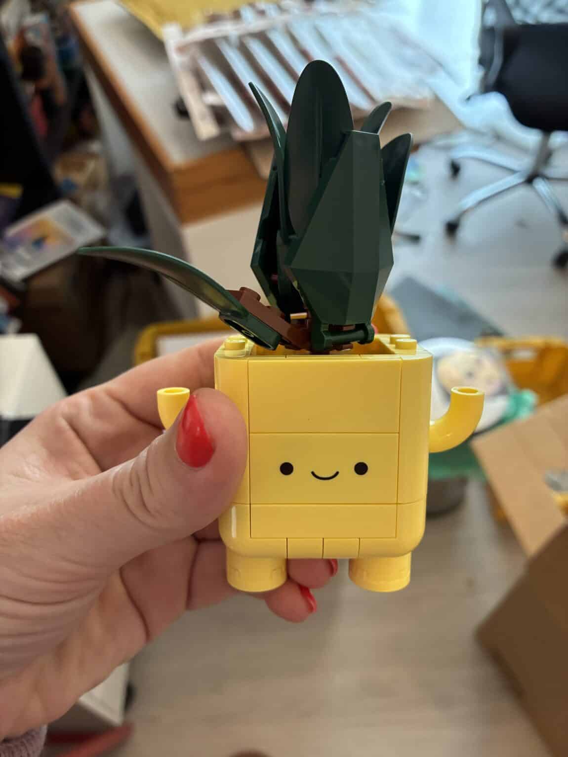 #4 Im Homeoffice danach warten kleine Pflanzen auf mich. Das kranke Kind hat gebaut.