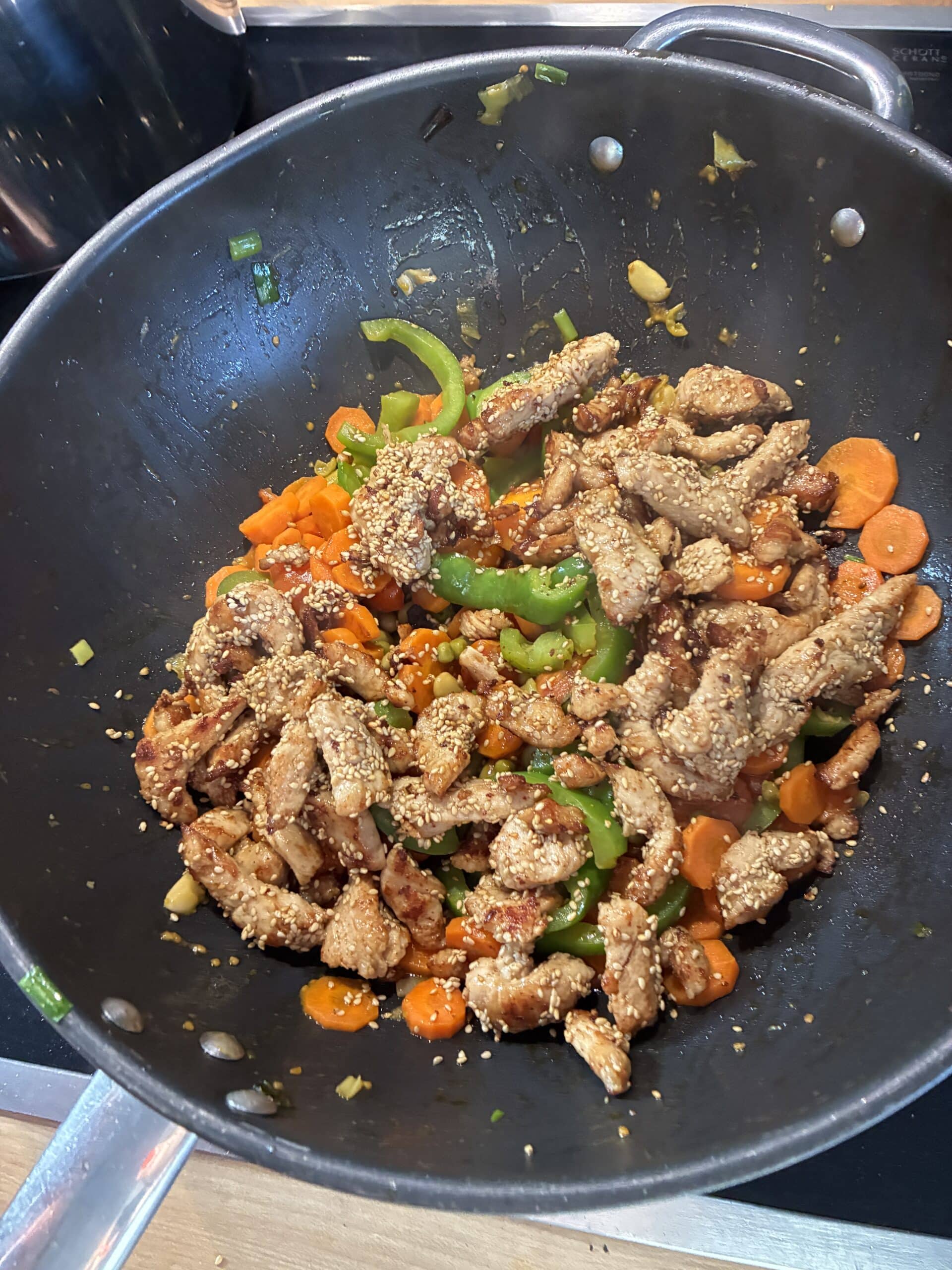 Am Abend wird dann aus Resten gekocht.