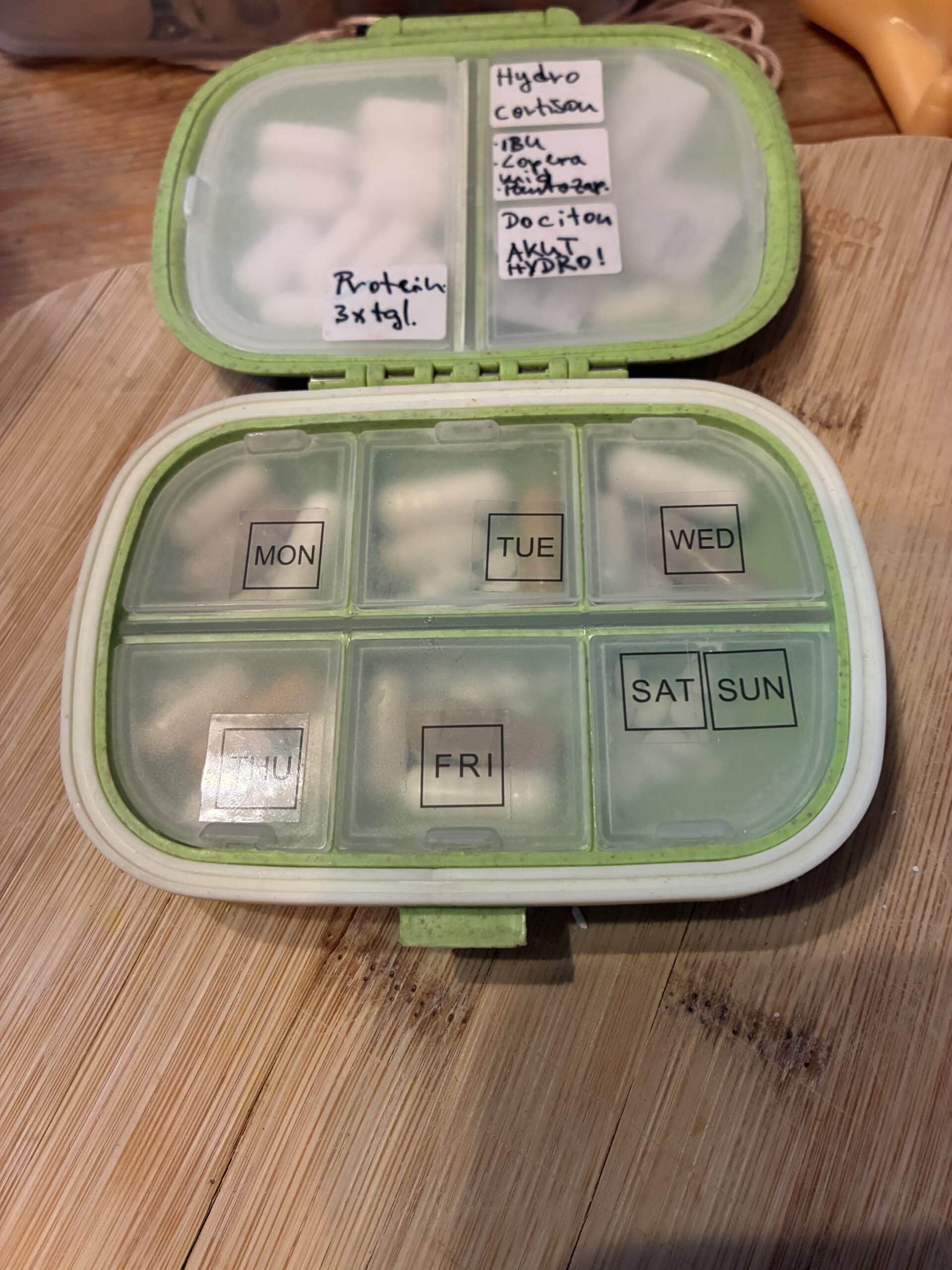 Am Nachmittag werden dann daheim Tabletten gesteckt.