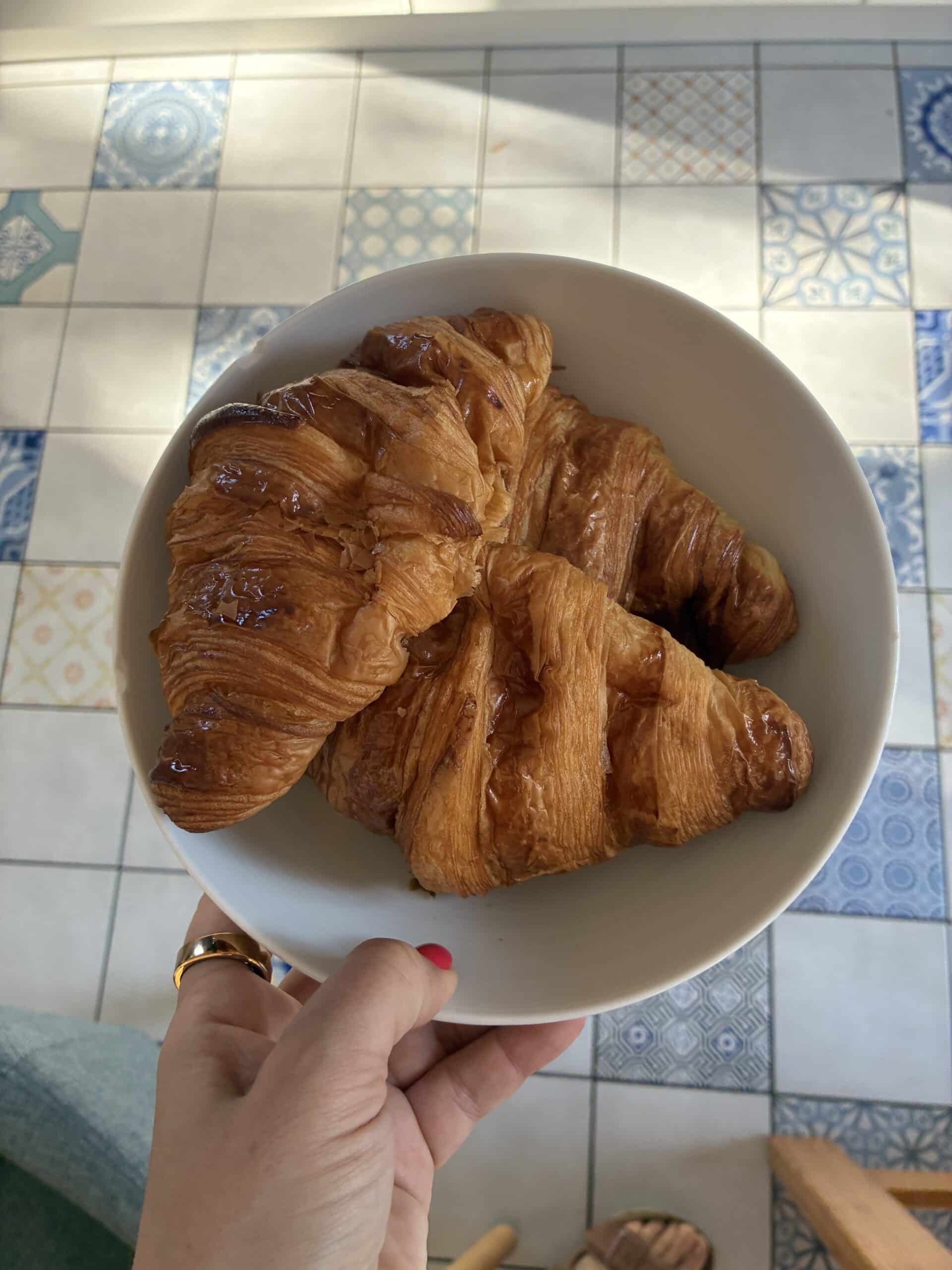 Hallo Sonntag. Heute Morgen gibt es Croissants.