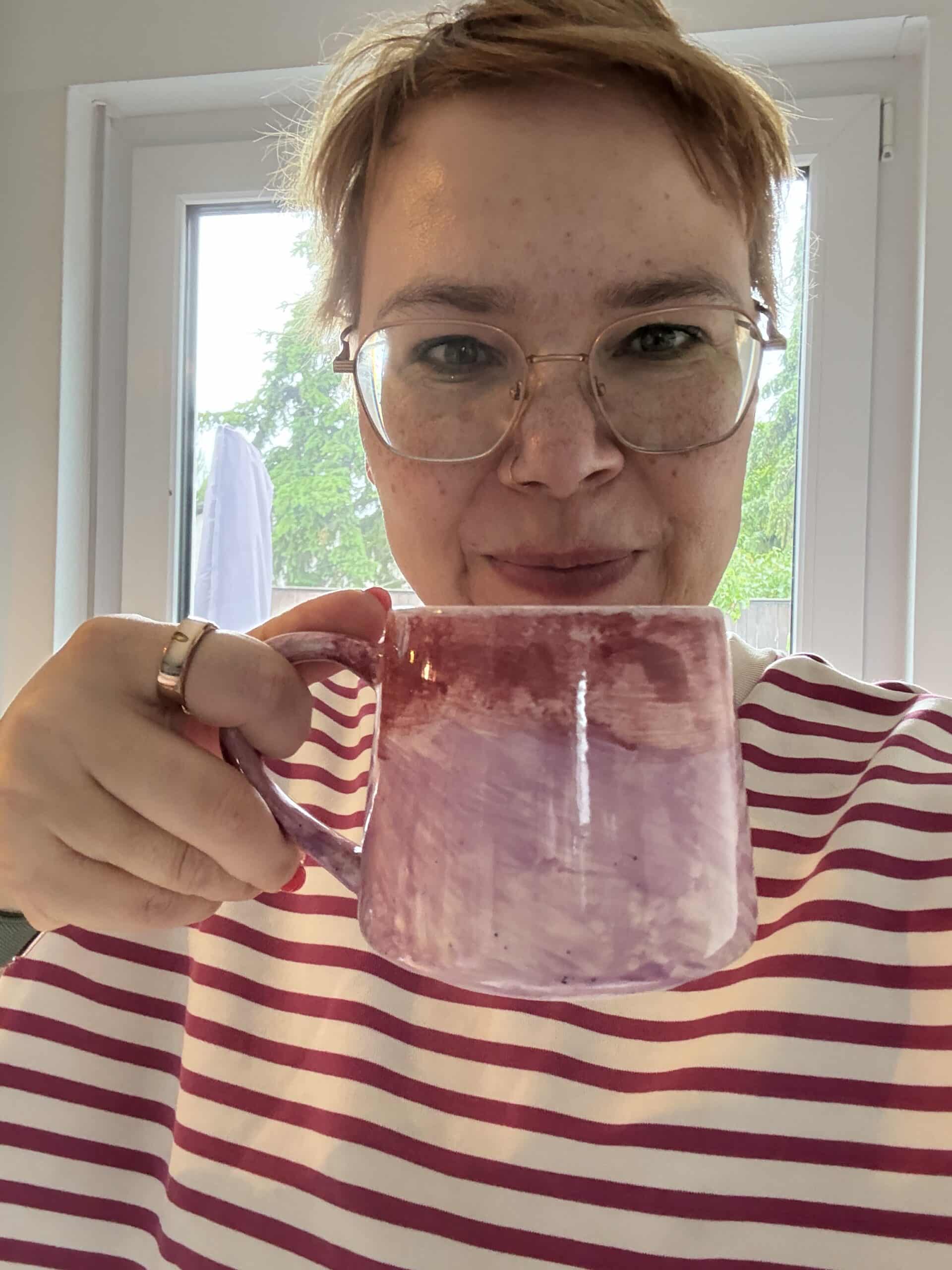 Hallo Sonntag. Erstmal Kaffee.