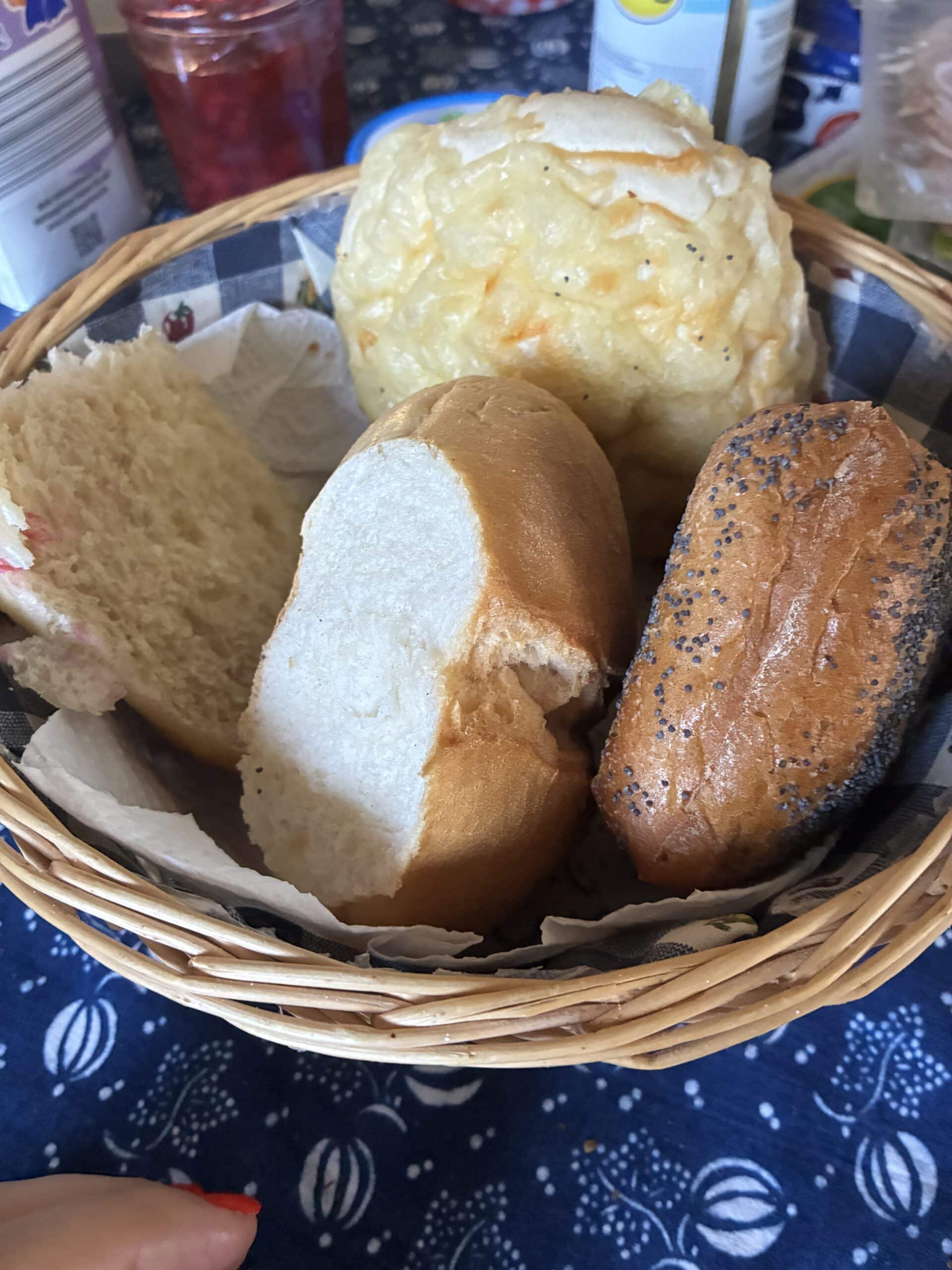 Hallo Sonntag. Erstmal Frühstück mit Brötchen Mischung