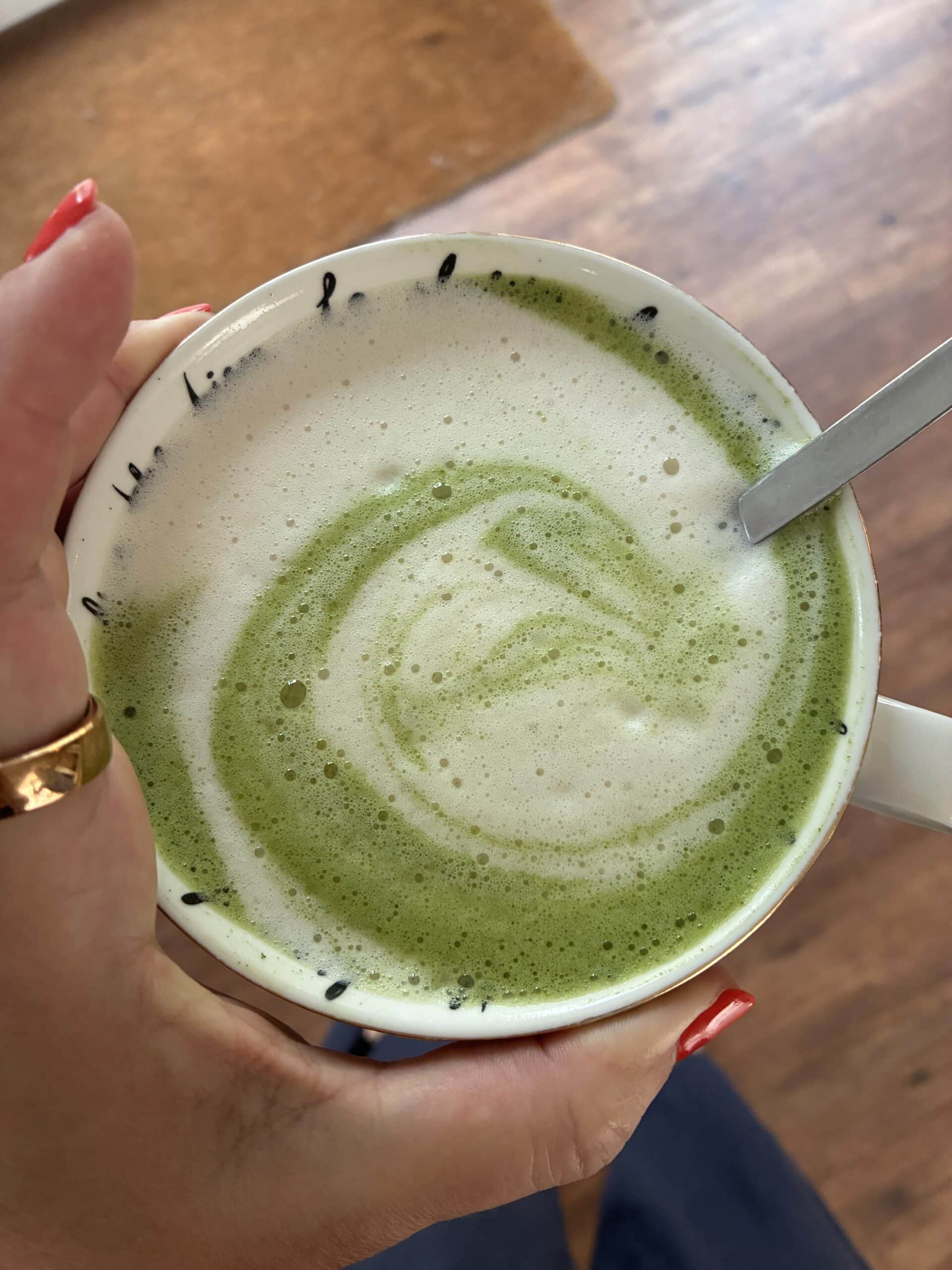 Kurz vor dem Abend noch ein Matcha, sonst schaffe ich das Fussballspiel eher nicht.