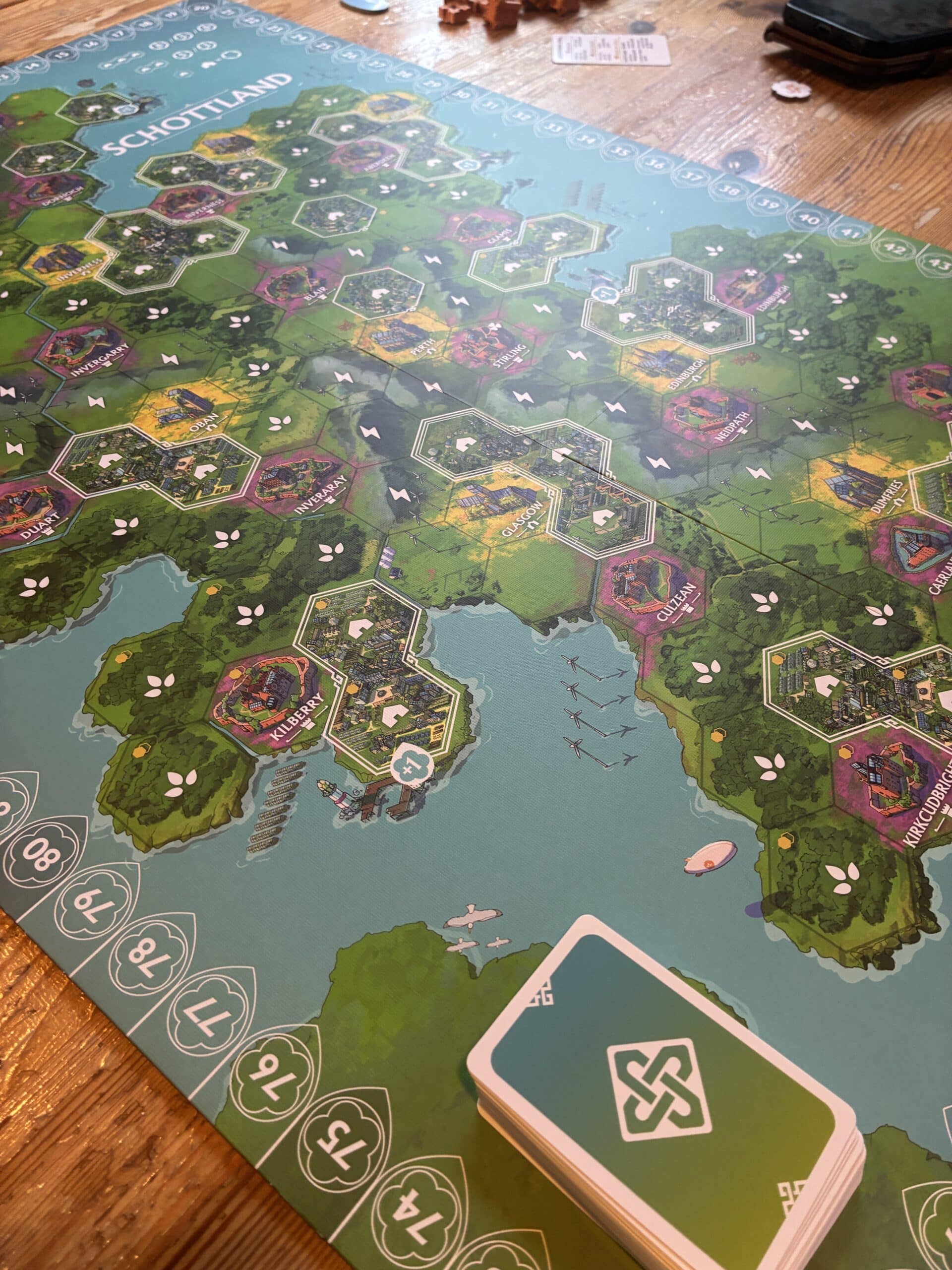 Am Nachmittag dann "Rebirth" zu Dritt. Richtig cooles neues Spiel. Man muss denken, schnell sein und sich einstellen. Gutes Spiel des Jahres.