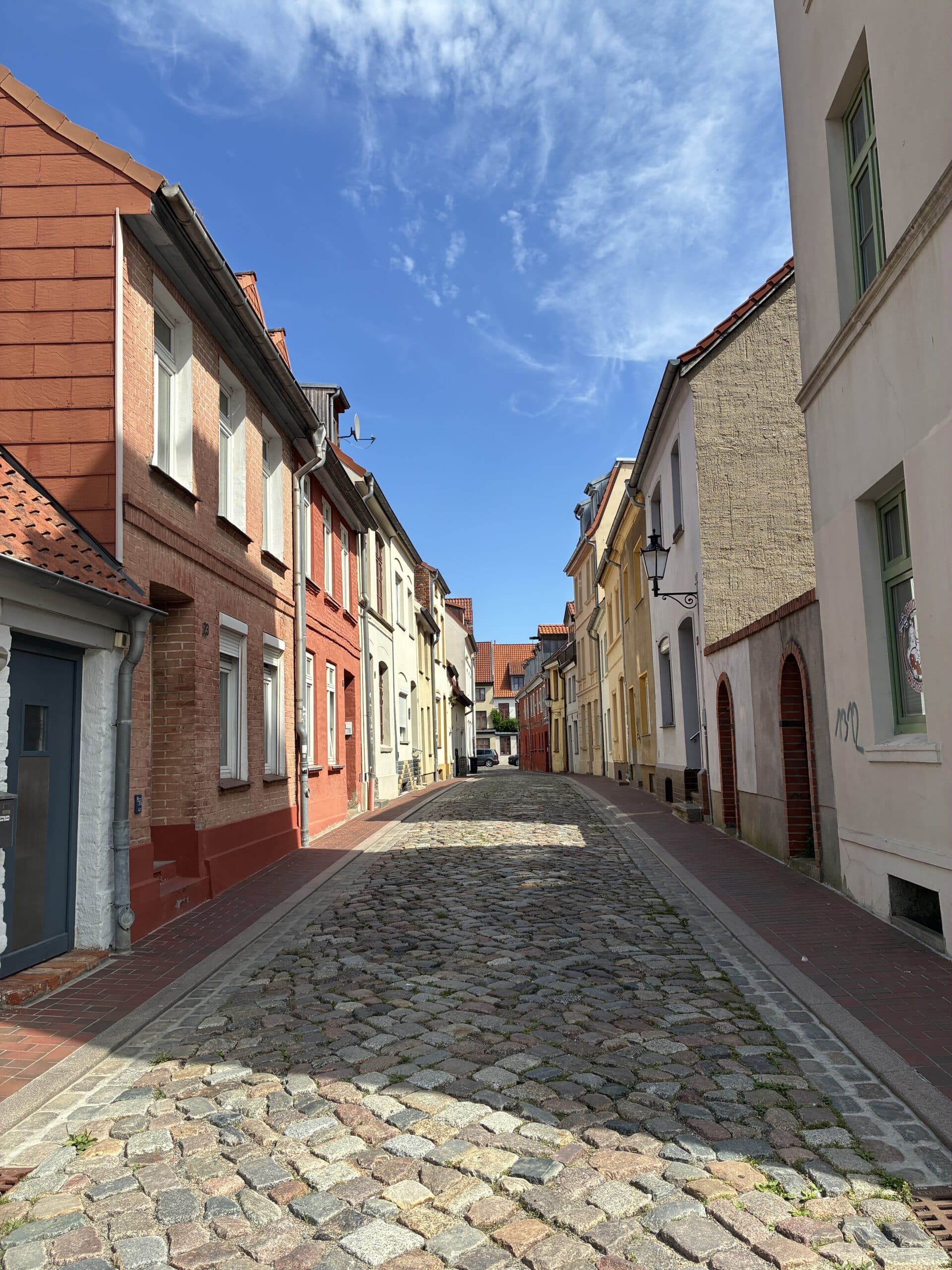 Danach geht es nach Wismar. So schön diese Stadt (und so leer).