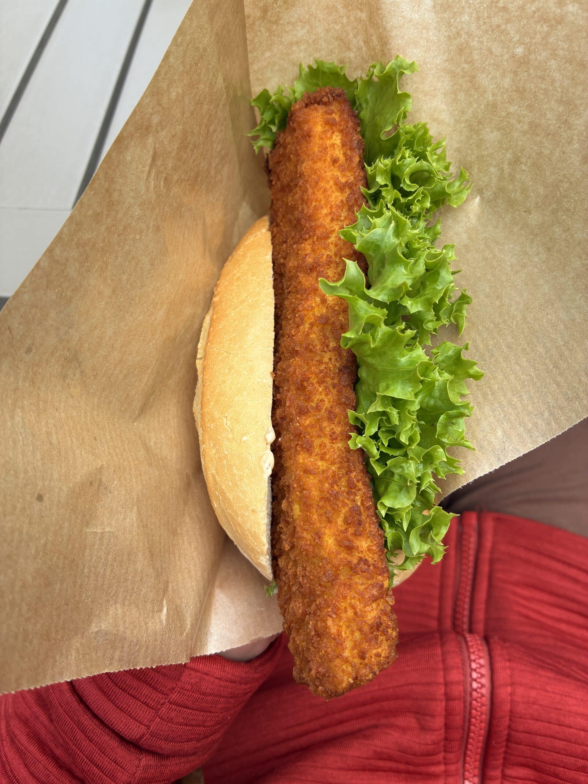 Zum Mittag gibt es dann Backfischbrötchen mit den Reha Mädels.