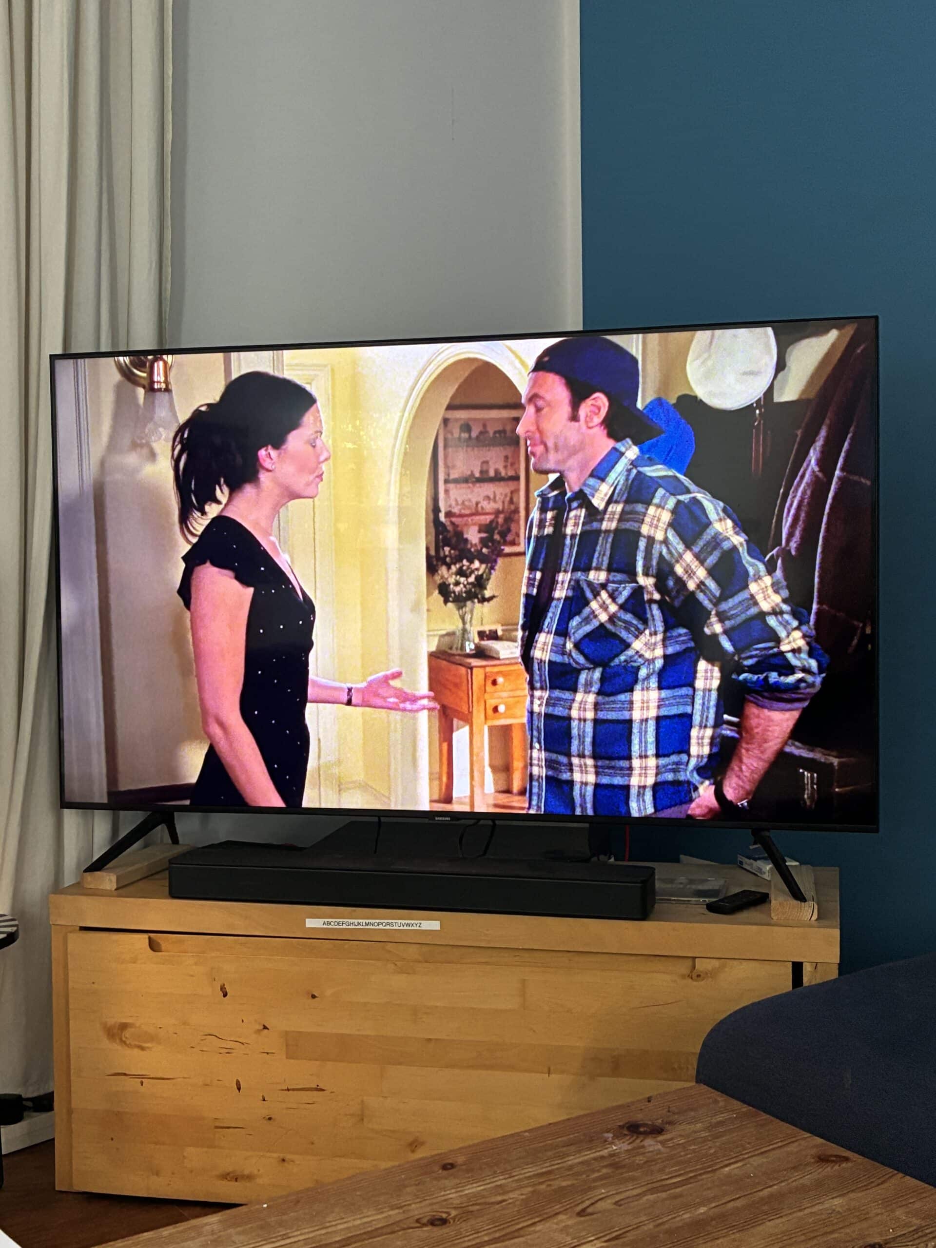 Gucke mit der Jüngsten dann die Gilmore Girls, ganz von vorne.